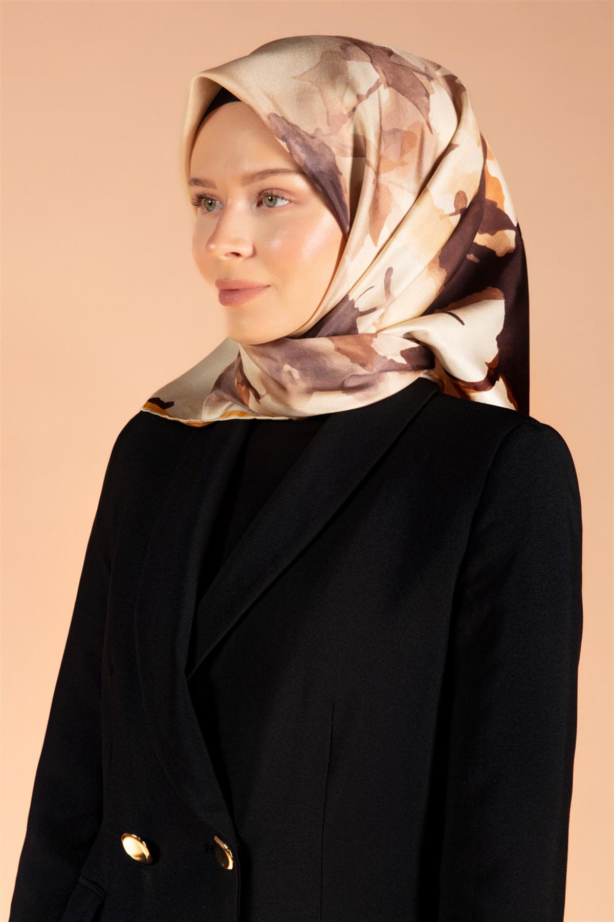 %100 Twill İpek Yaprak Desenli Bej - Hardal Renkli 90x90 Eşarp Dikim Şekli : El Dikişi