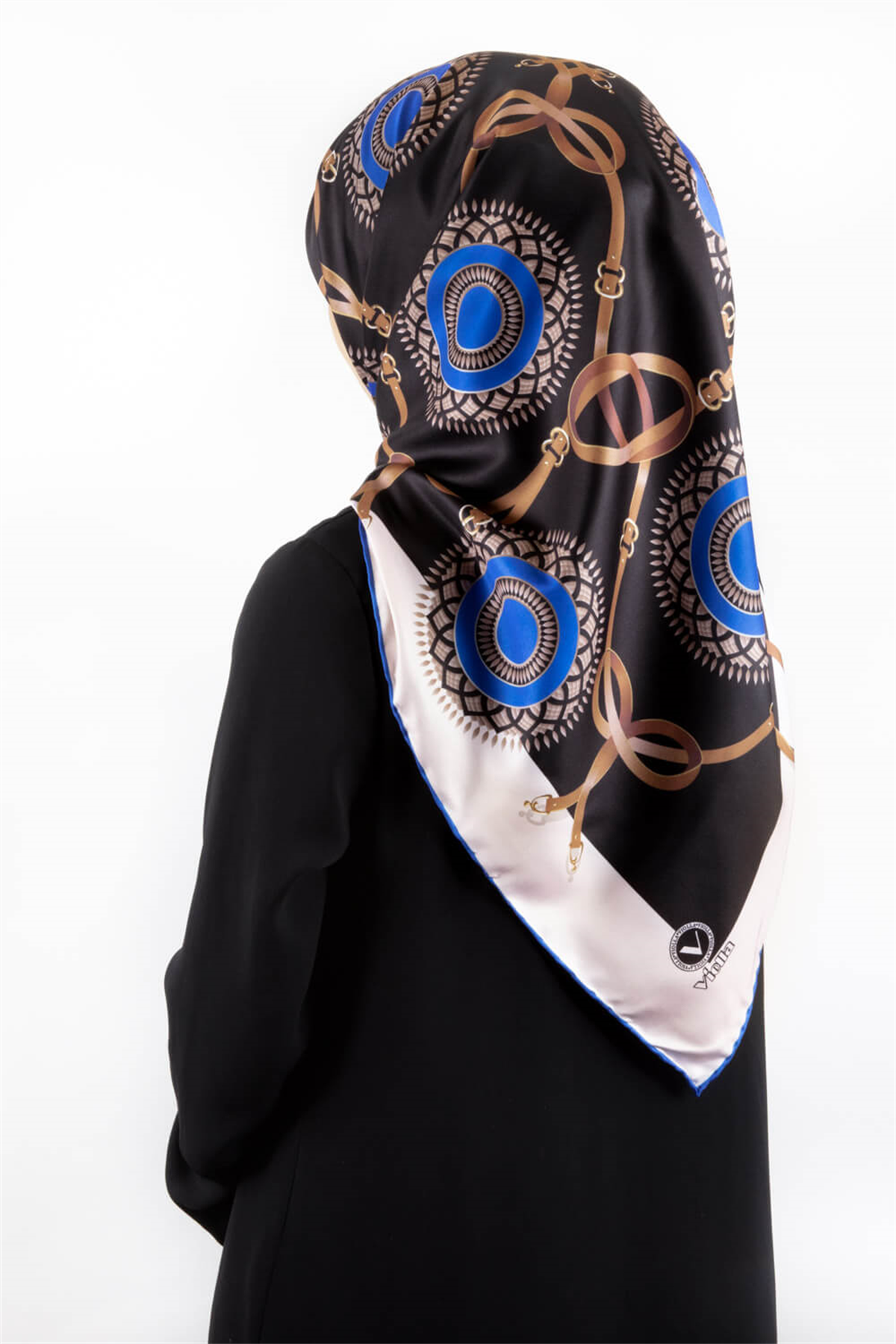 Twill Kemerli Ve Geometrik Desenli Saks Renkli 90x90 Eşarp (İpek İçermez) Kenar Dikiş Şekli El Dikişli