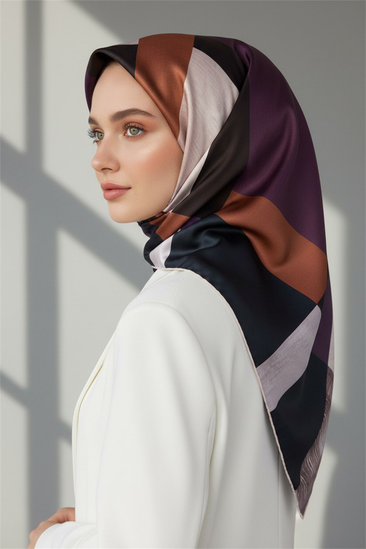 Twill Geometrik Desenli Lila Renkli 90x90 Eşarp (İpek İçermez) Kenar Dikiş Şekli El Dikişli