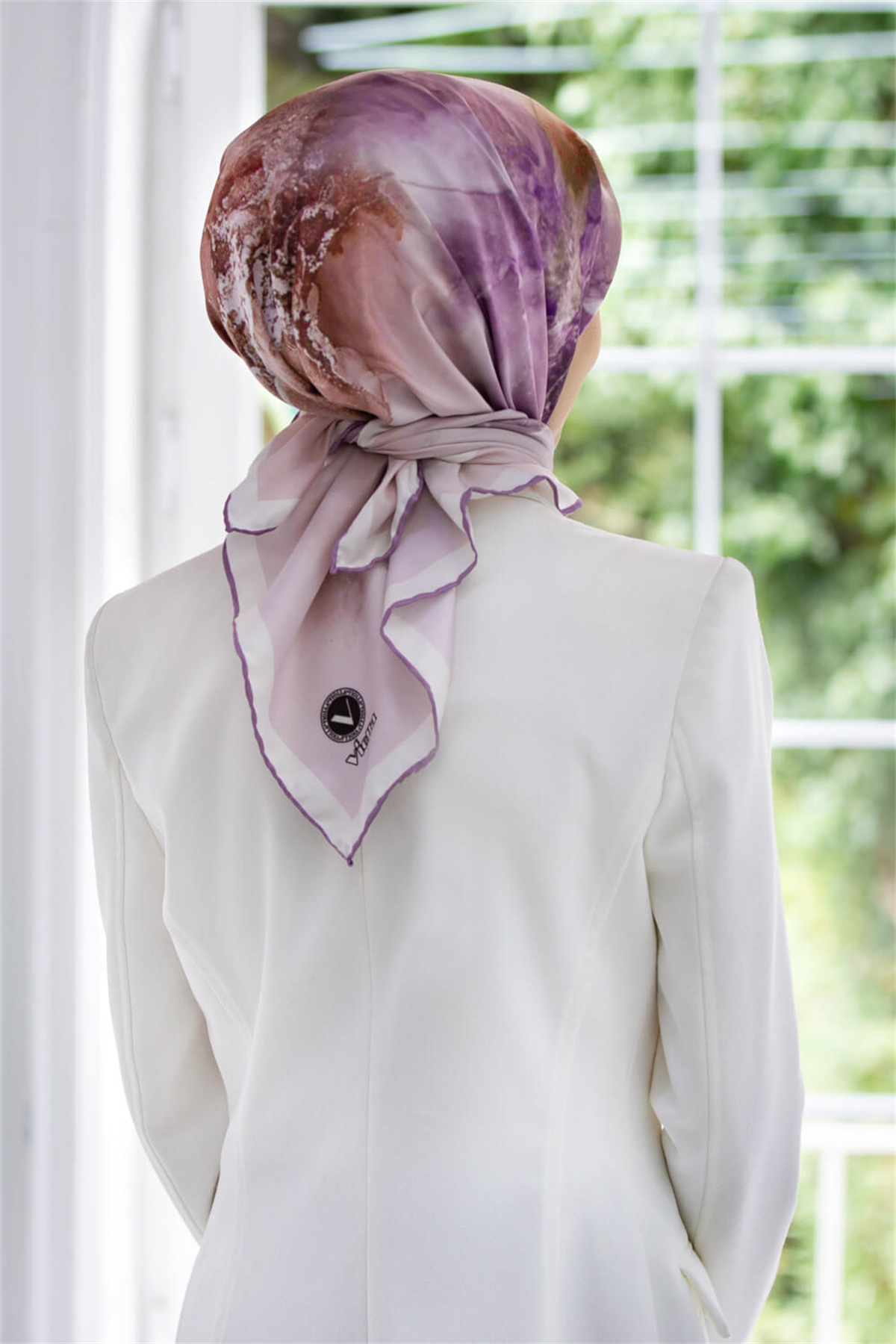 Twill Mermer Desenli Lila Renkli 90x90 Eşarp (İpek İçermez) Dikim Şekli : El Dikişi