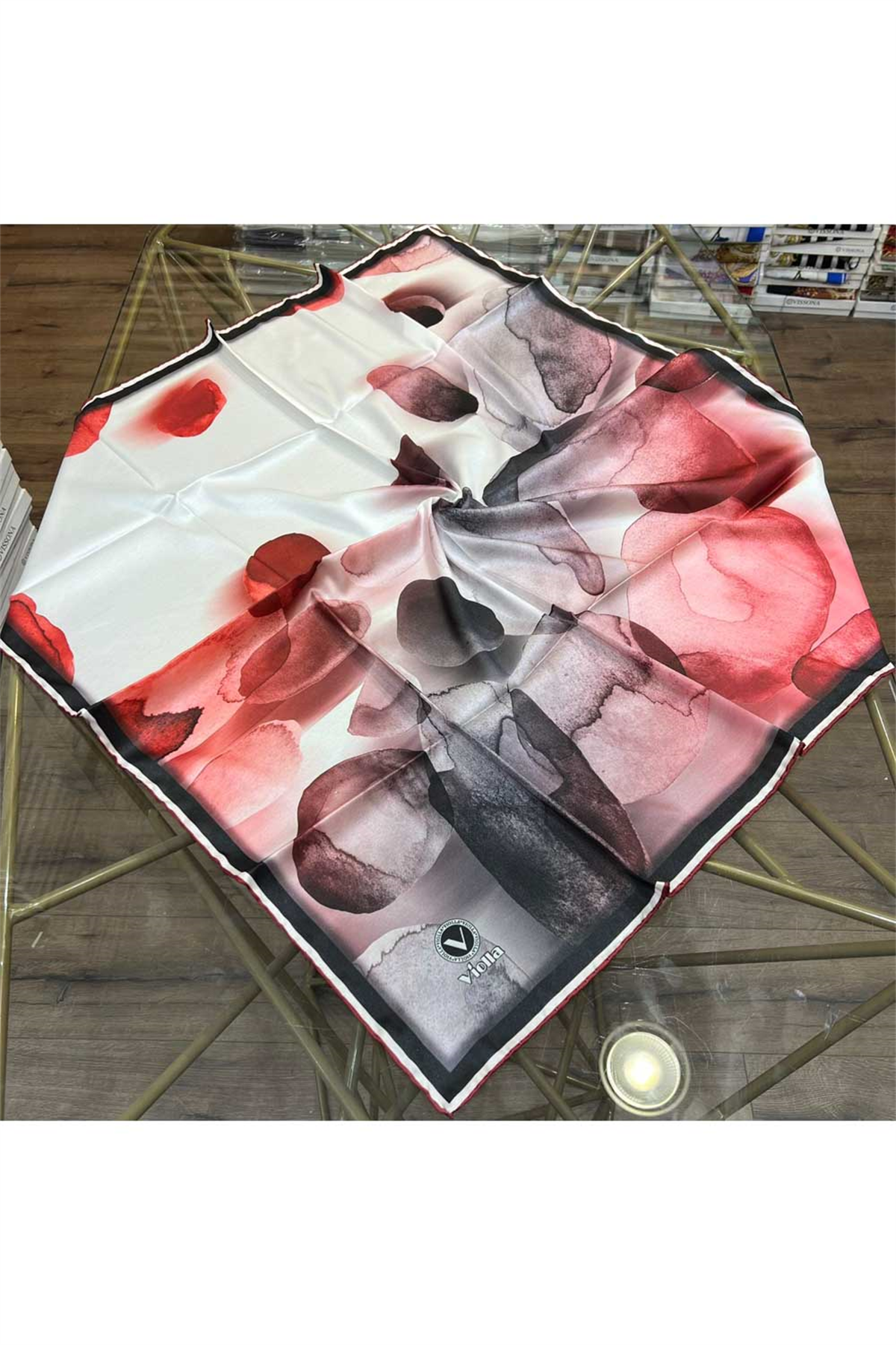Twill Sulu Boya Desenli Kırmızı - Gri Renkli 90x90 Eşarp (İpek İçermez) Kenar Dikiş Şekli El Dikişli