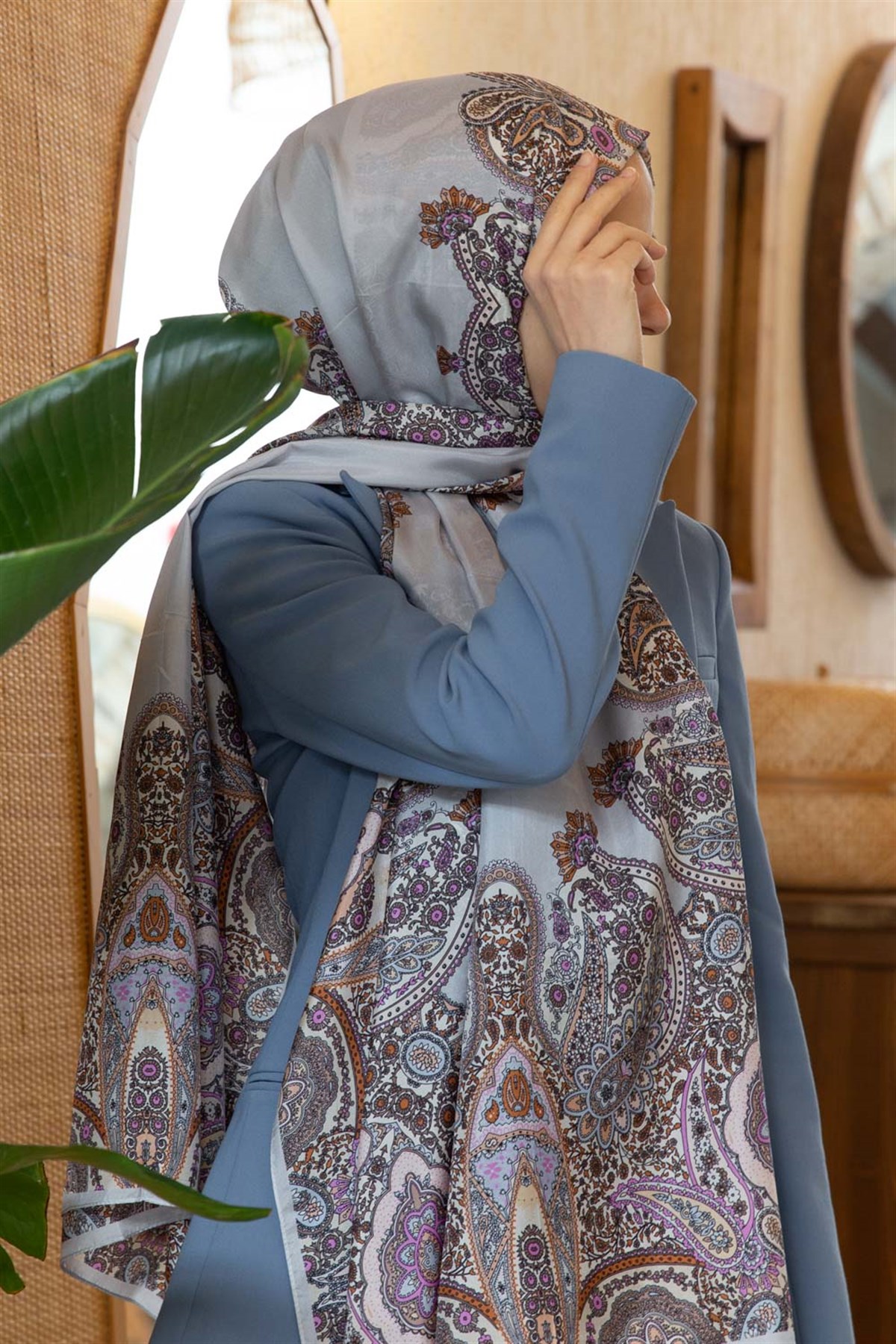 100% İpek Etro Desenli Gri Renkli 92x210 Şal