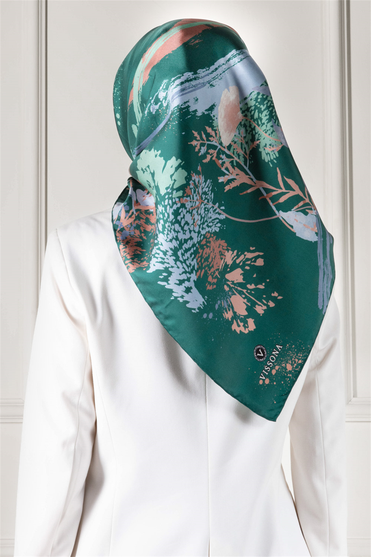 %100 Twill İpek Suluboya Çiçek Desenli Petrol Yeşili Renkli 90x90 Eşarp Dikim Şekli : El Dikişi