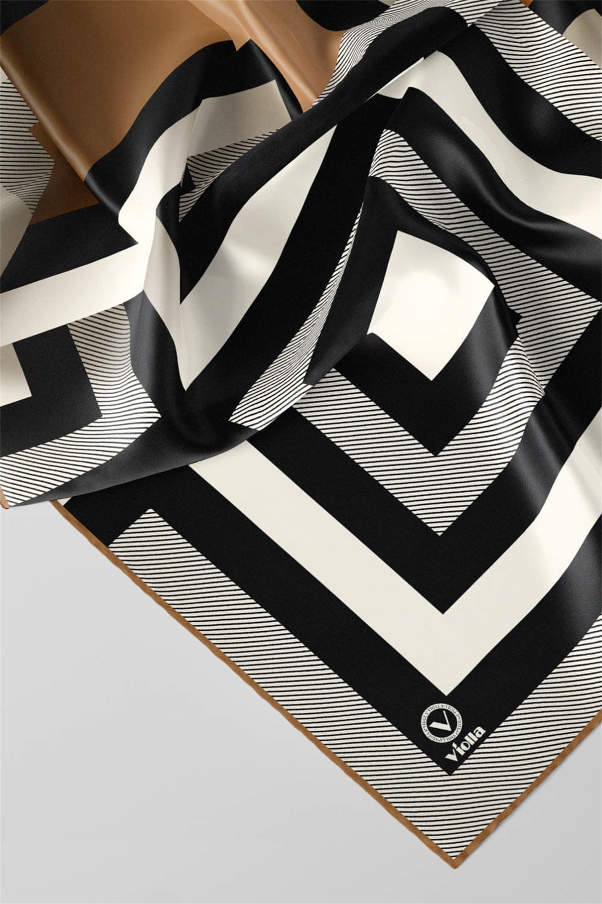 Twill Geometrik Desenli Vizon Renkli 90x90 Eşarp (İpek İçermez) Dikim Şekli : El Dikişi