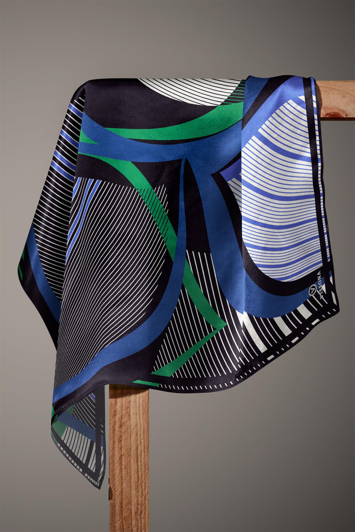 %100 Twill İpek Çizgili Geometrik Desenli Siyah - Saks Renkli 90x90 Eşarp Dikim Şekli : El Dikişi