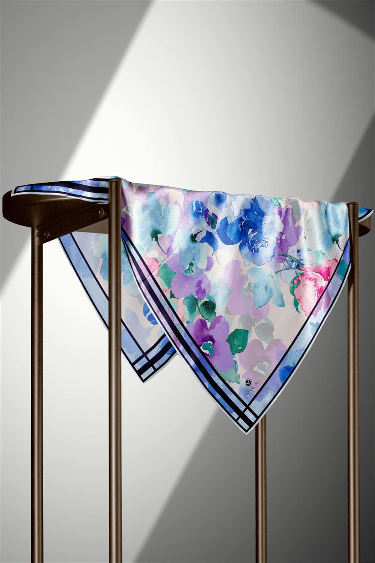 %100 Twill İpek Sulu Boyalı Çiçek Desenli Bebe Mavisi - Pembe Renkli 90x90 Eşarp Dikim Şekli : El Dikişi