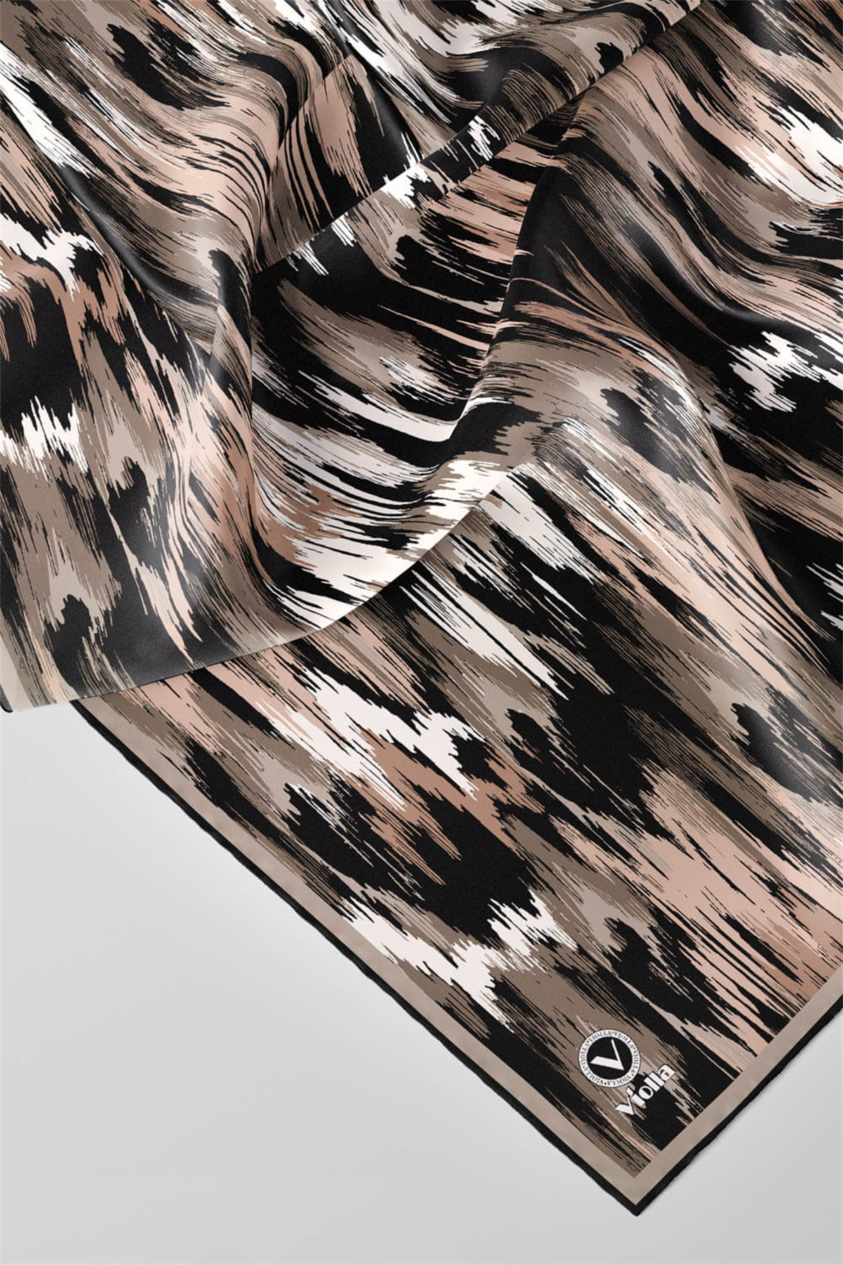Twill Fırça Desenli Bej Renkli 90x90 Eşarp (İpek İçermez) Kenar Dikiş Şekli El Dikişli