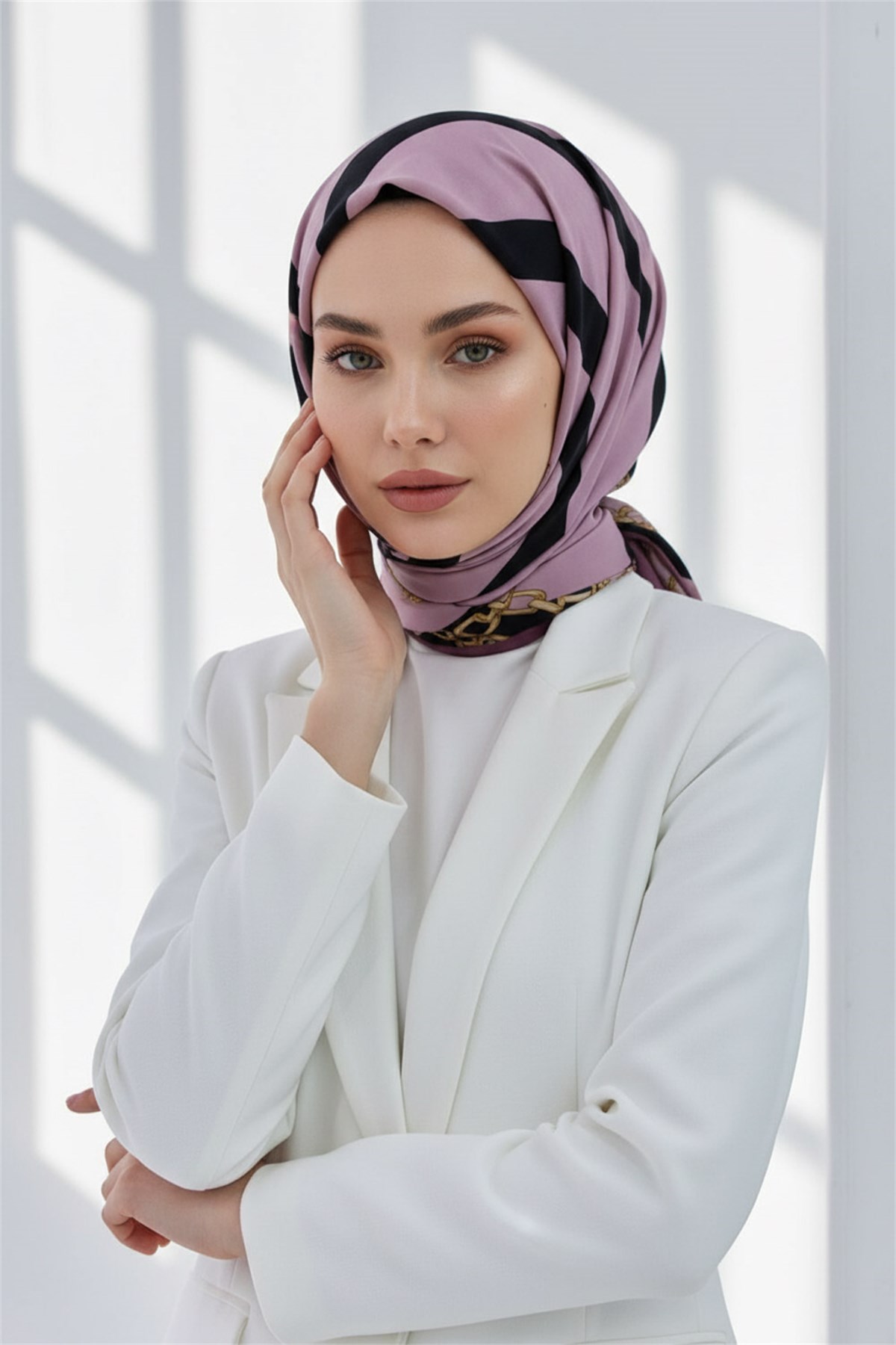 KREP ÇİZGİLİ VE ZİNCİR DESENLİ PUDRA RENKLİ 75X195 KIRIŞMAZ ŞAL