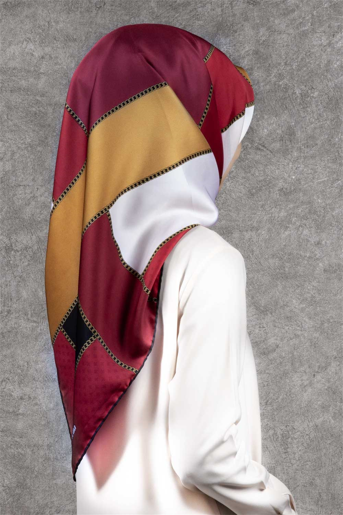 Twill Geometrik Desenli Taba - Bej Renkli 90x90 Eşarp (İpek İçermez) Kenar Dikiş Şekli El Dikişli
