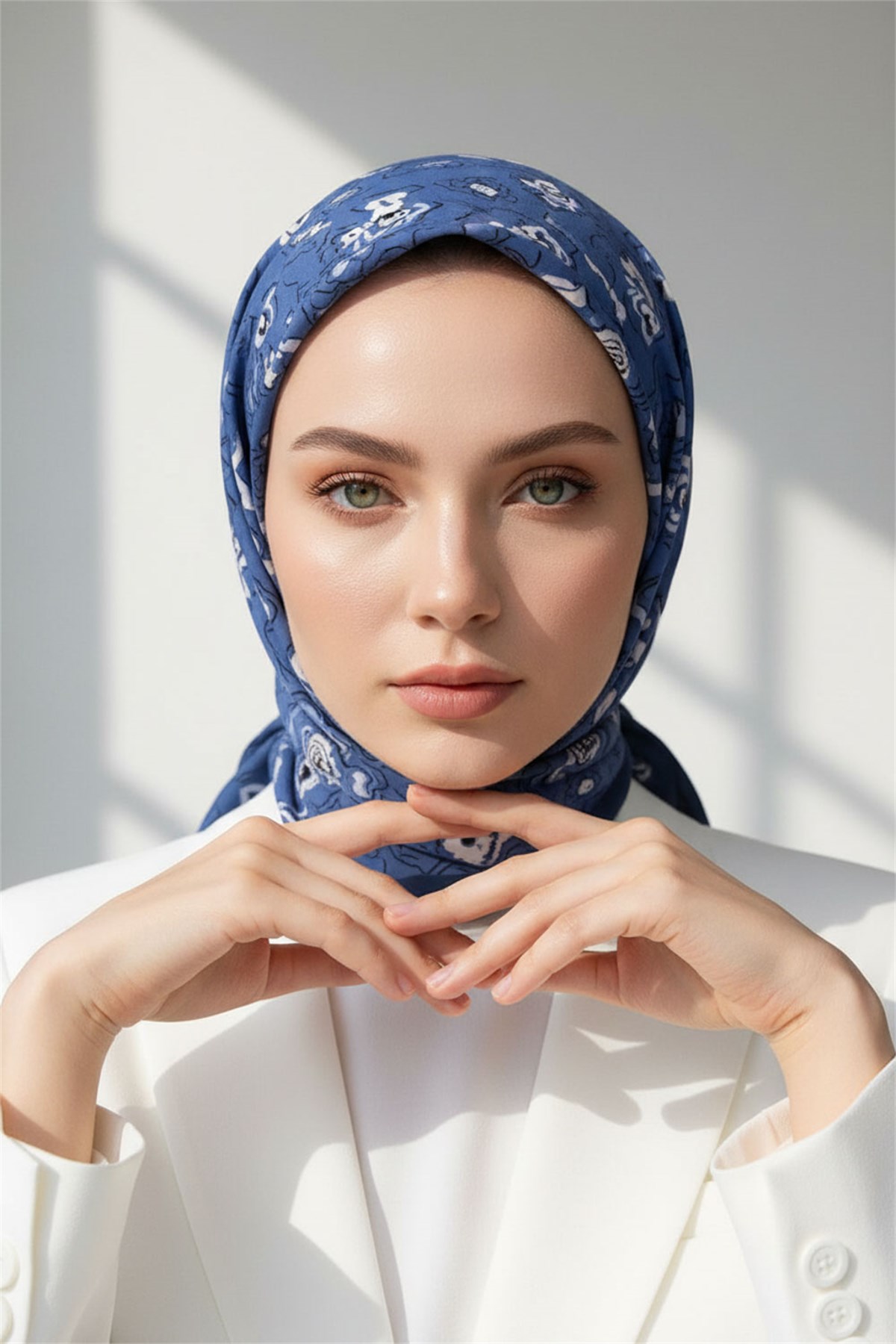 KREP ÇİÇEKLİ İNDİGO - BEBE MAVİ RENKLİ 75X195 KIRIŞMAZ ŞAL