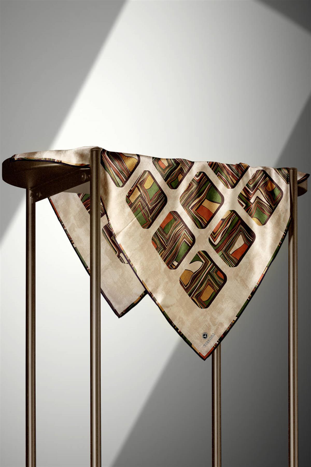 %100 Twill İpek Geometrik Kare Desenli Haki - Bej Renkli 90x90 Eşarp Dikim Şekli : El Dikişi