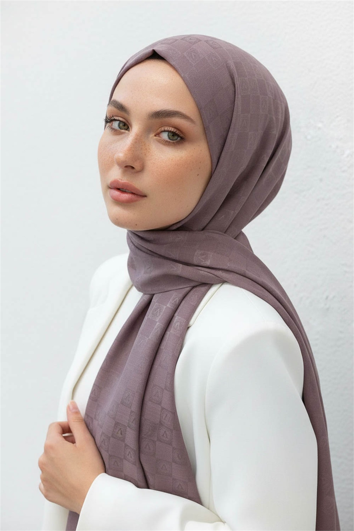 Vissona %57 İPEK %43 PAMUK Monogram Desenli Gül Kurusu Renkli Şal -  70x190 Dikiş Tipi İtalyan Dikişli