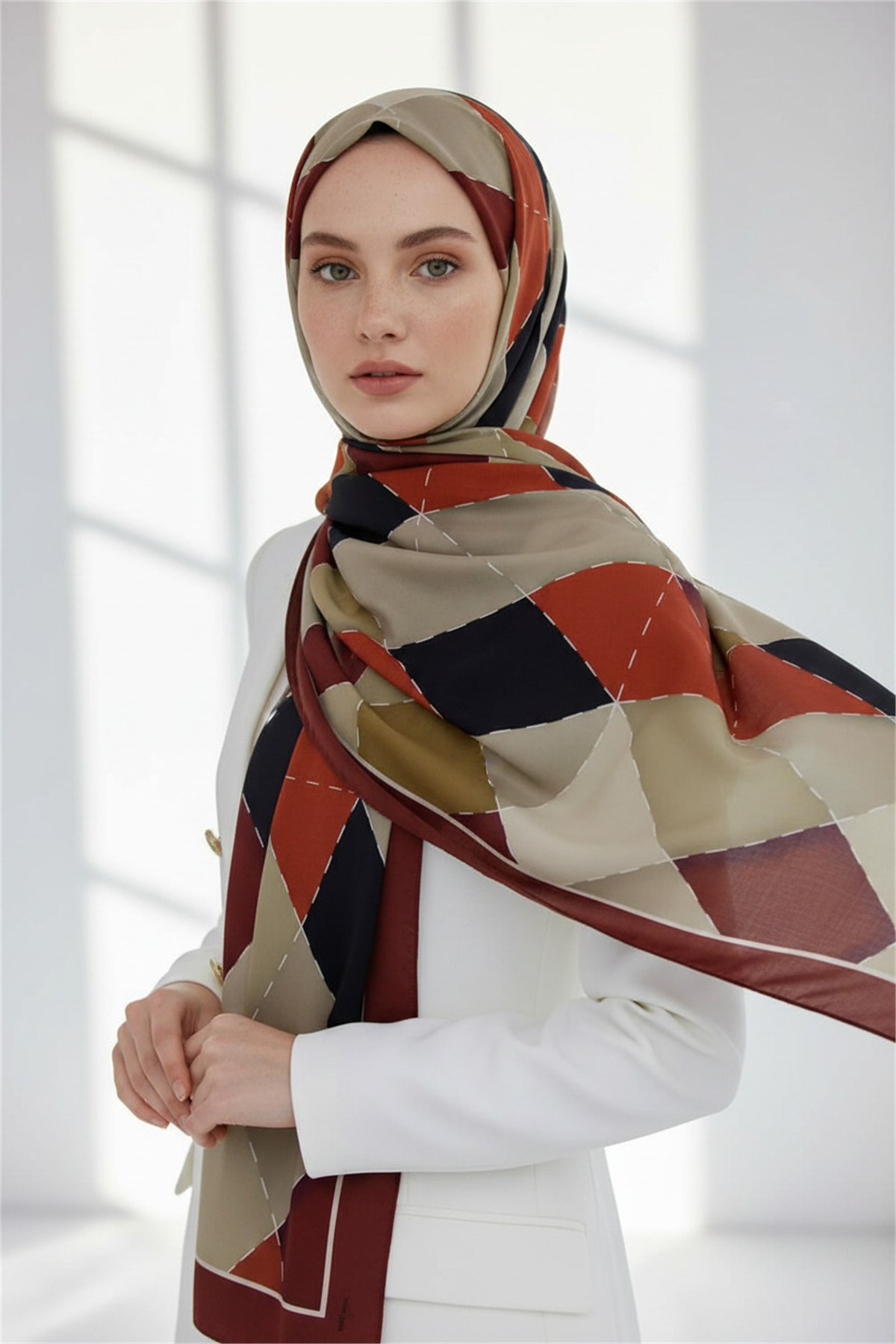 KREP ÜÇGEN YAMA DESENLİ BORDO RENKLİ 75X195 KIRIŞMAZ ŞAL