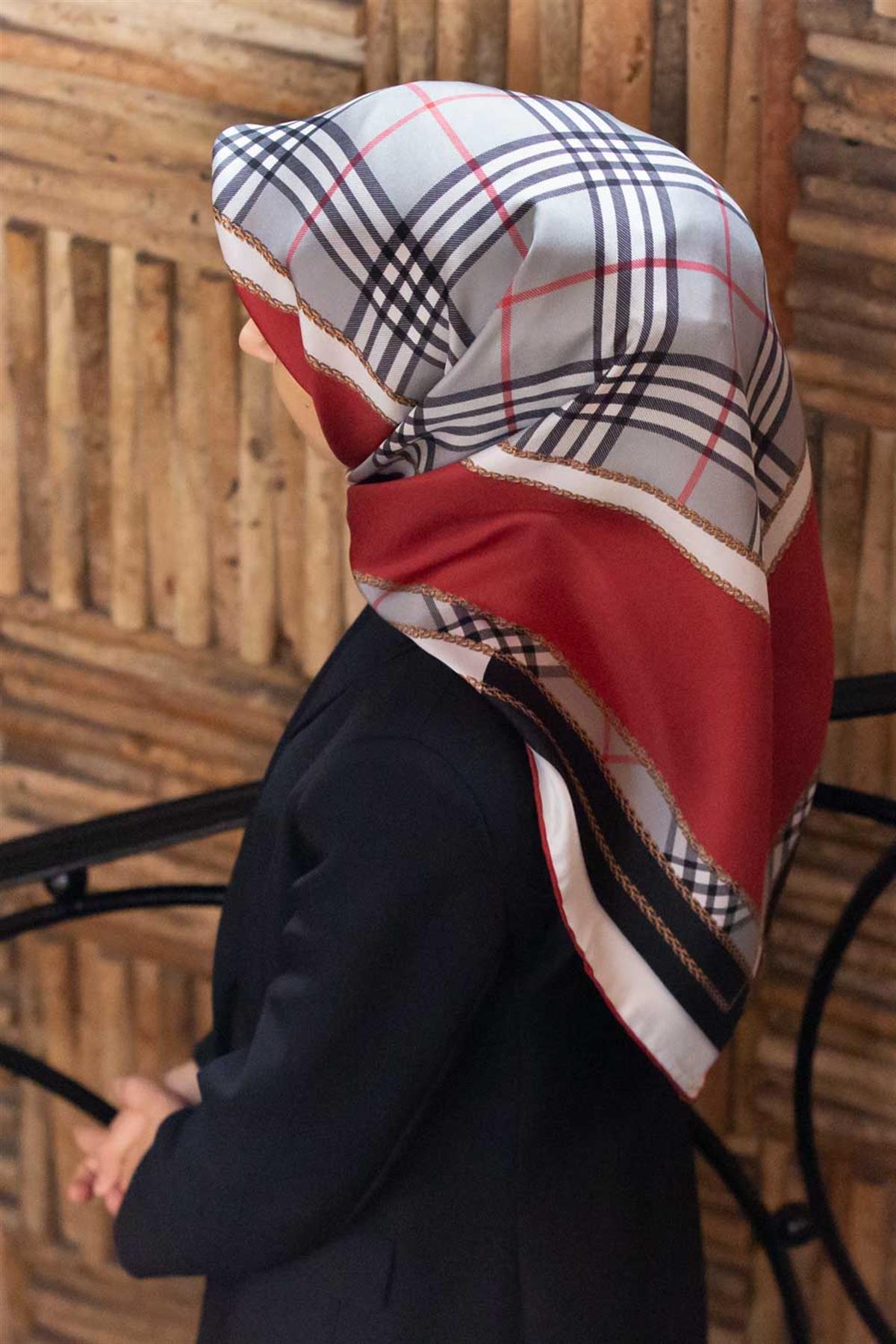 %100 Twill İpek Ekose Desenli Bordo Renkli 90x90 Eşarp Dikim Şekli : El Dikişi