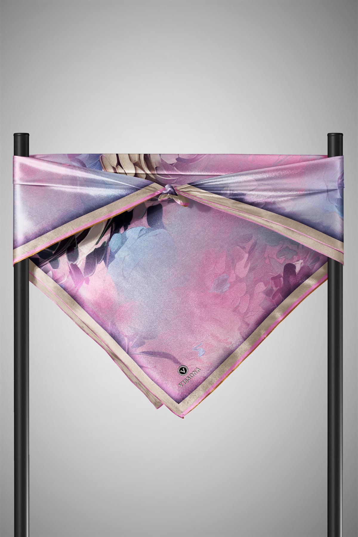 %100 Twill İpek Dumanlı Çiçek Desenli Pembe Renkli 90x90 Eşarp Kenar Dikiş Şekli El Dikişli