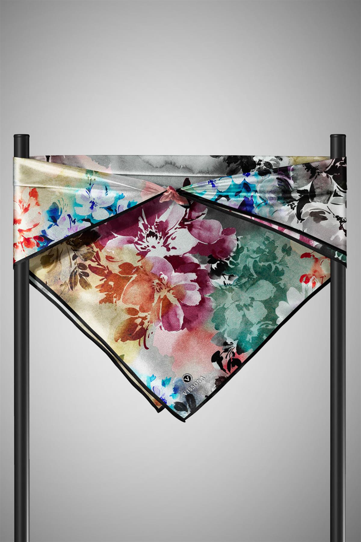 %100 Twill İpek Çiçek  Desenli Siyah - Mürdüm Renkli 90x90 Eşarp Dikim Şekli : El Dikişi