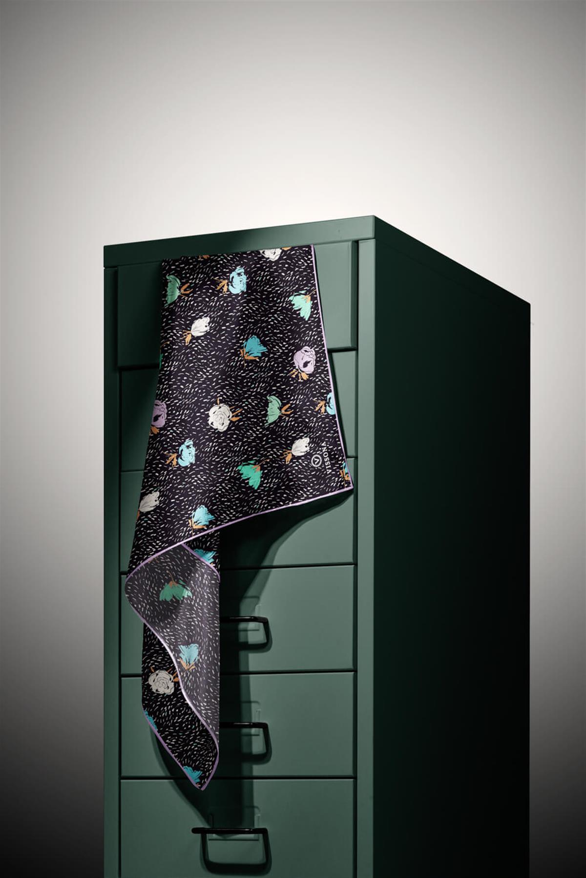 %100 Twill İpek Çıtır Çiçek Desenli Lila - Su Yeşili Renkli 90x90 Eşarp Dikim Şekli : El Dikişi