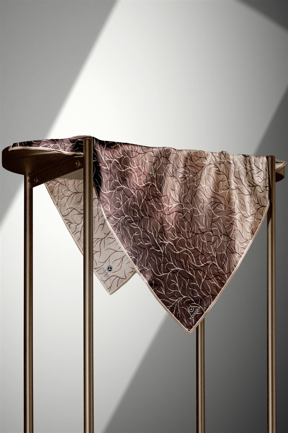 %100 Twill İpek Degrade Desenli Taş Renkli 90x90 Eşarp Dikim Şekli : El Dikişi