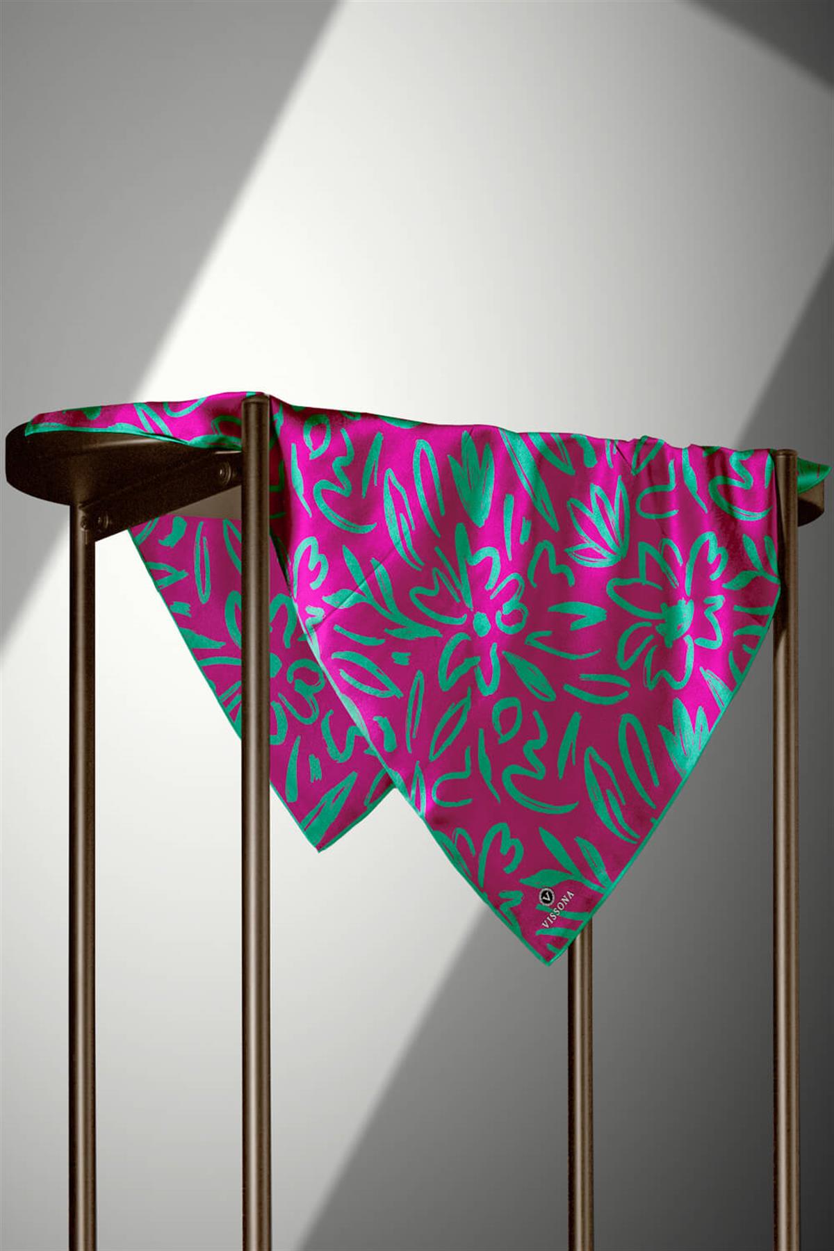 %100 Twill İpek Büyük Çiçek Desenli Fuşya - Koyu Mint Yeşili Renkli 90x90 Eşarp Dikim Şekli : El Dikişi