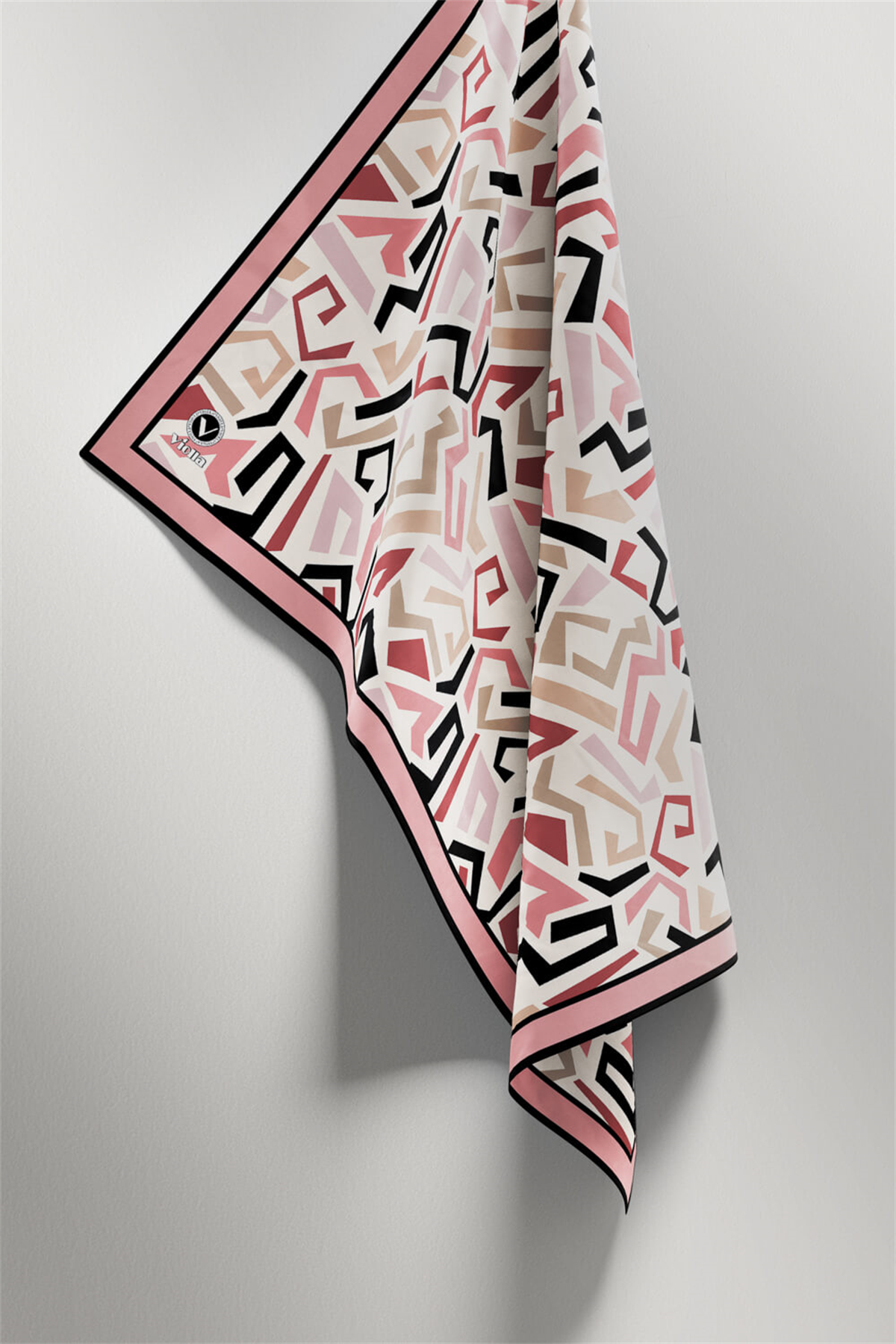 Twill Geometrik Desenli Pudra Renkli 90x90 Eşarp (İpek İçermez) Kenar Dikiş Şekli El Dikişli