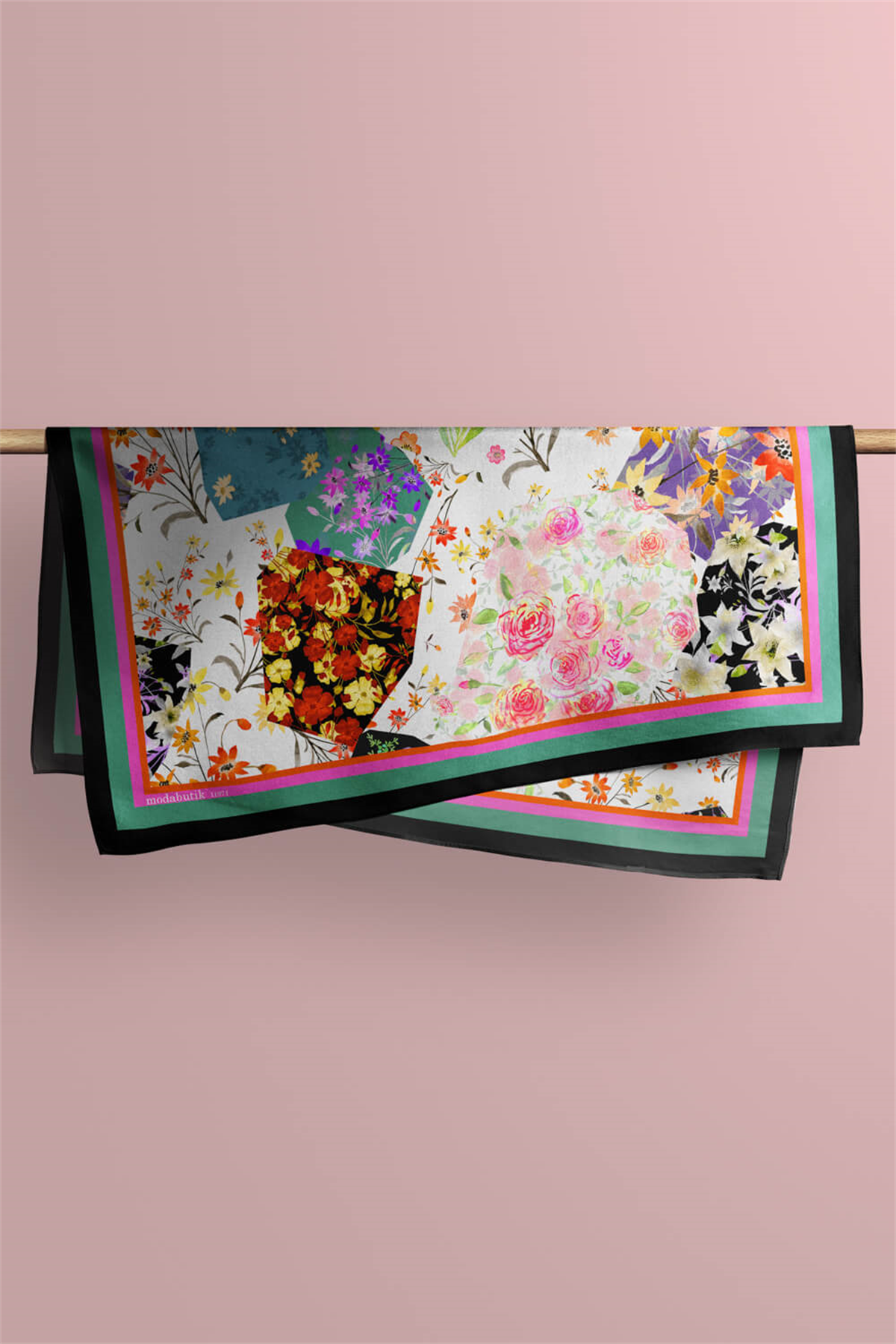 G66 FLOWERS PATCHWORK TASARIMLI BANDANA  DG11971