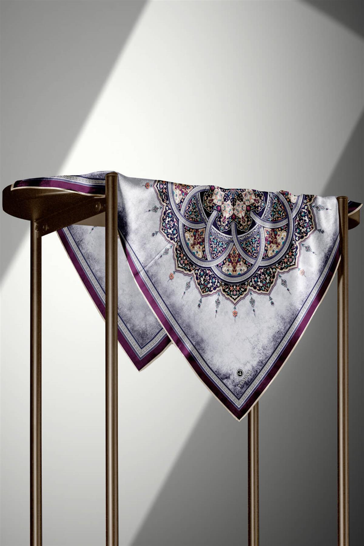 %100 Twill İpek Şal Desenli Mürdüm - Lacivert Renkli 90x90 Eşarp Dikim Şekli : El Dikişi