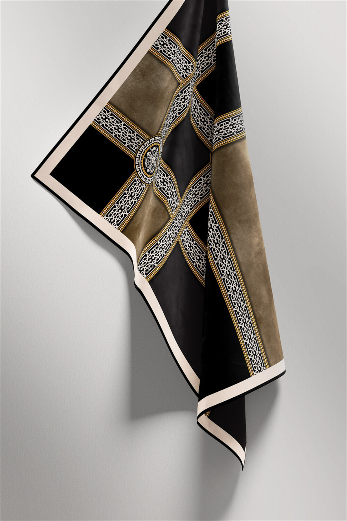 Twill Geometrik Desenli Vizon Renkli 90x90 Eşarp (İpek İçermez) Kenar Dikiş Şekli El Dikişli