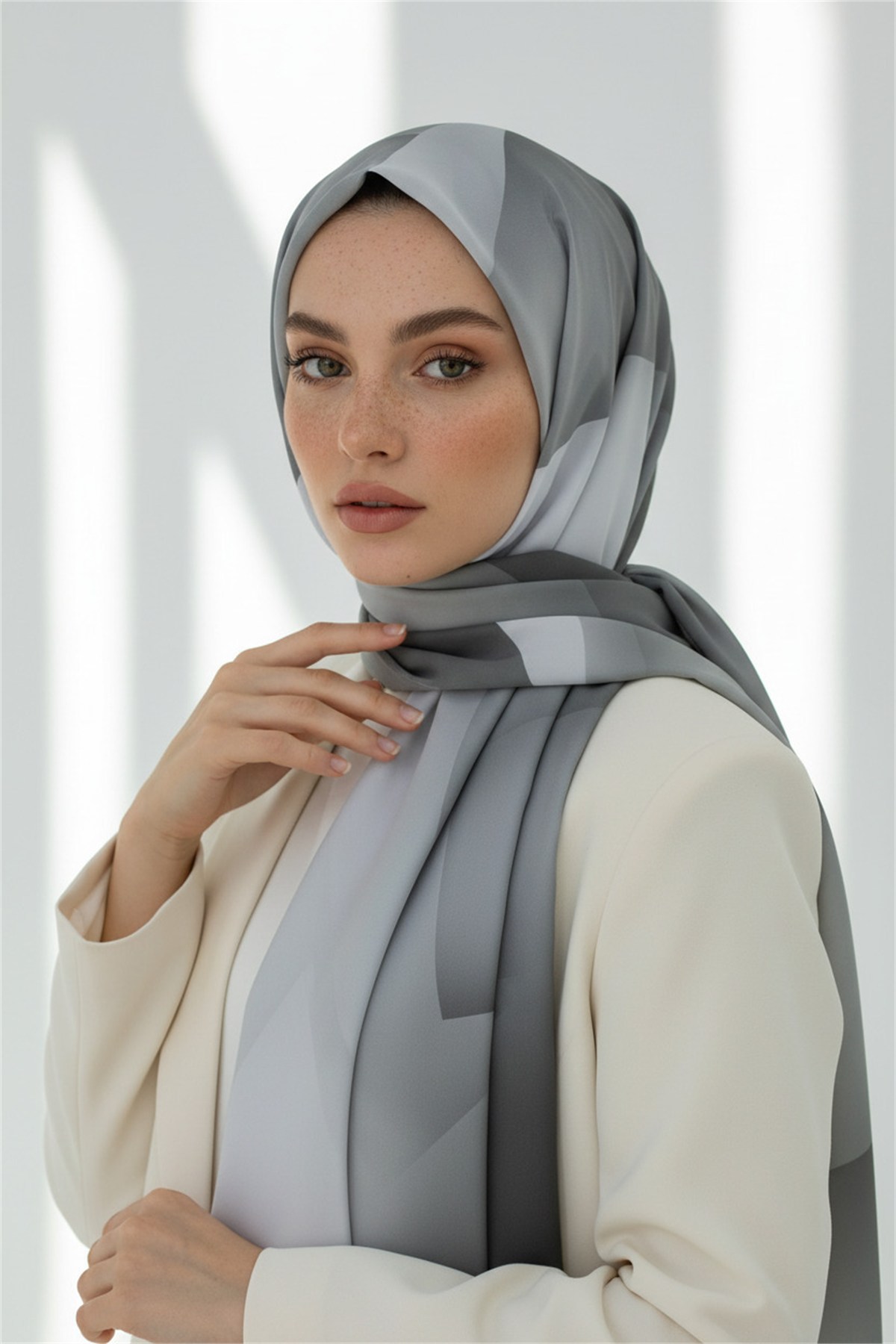 KREP TONSÜRTON DESENLİ GÜMÜŞ RENKLİ 75X195 KIRIŞMAZ ŞAL