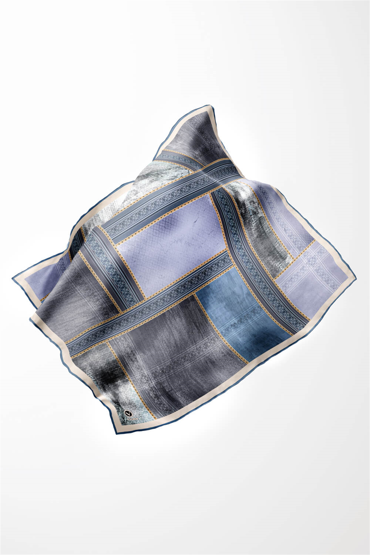 Twill Dokulu Ve Geometrik Desenli Bebe Mavisi Renkli 90x90 Eşarp (İpek İçermez) Dikim Şekli : El Dikişi