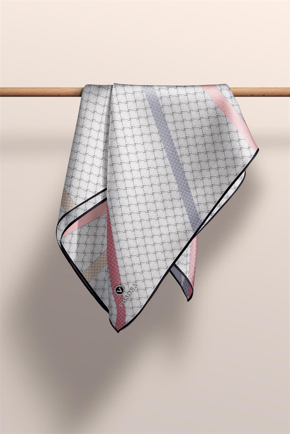 %100 Twill İpek Monogram Ve Şerit Desenli Pembe - Gri Renkli 90x90 Eşarp Dikim Şekli : El Dikişi