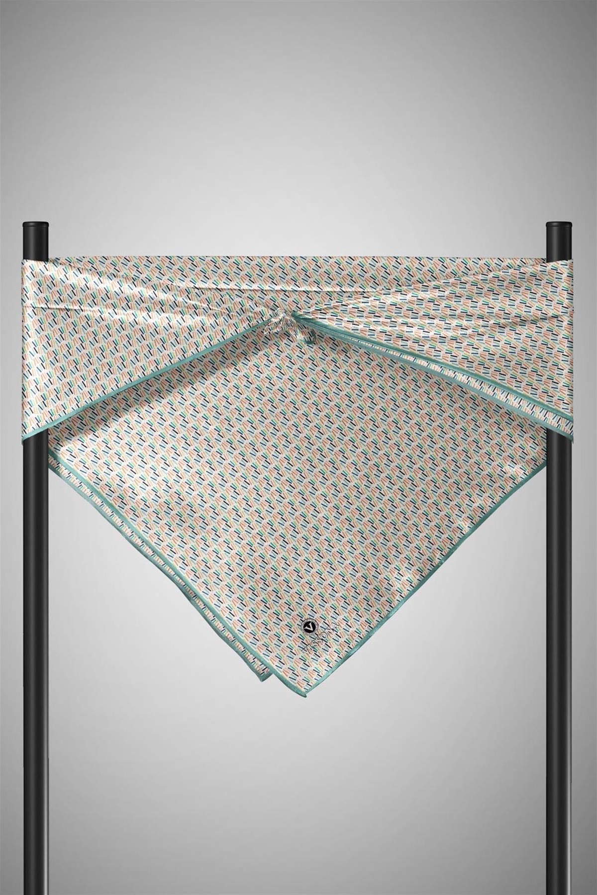 %100 Twill İpek Çizgi Desenli Mint Yeşili Renkli 90x90 Eşarp Dikim Şekli : El Dikişi