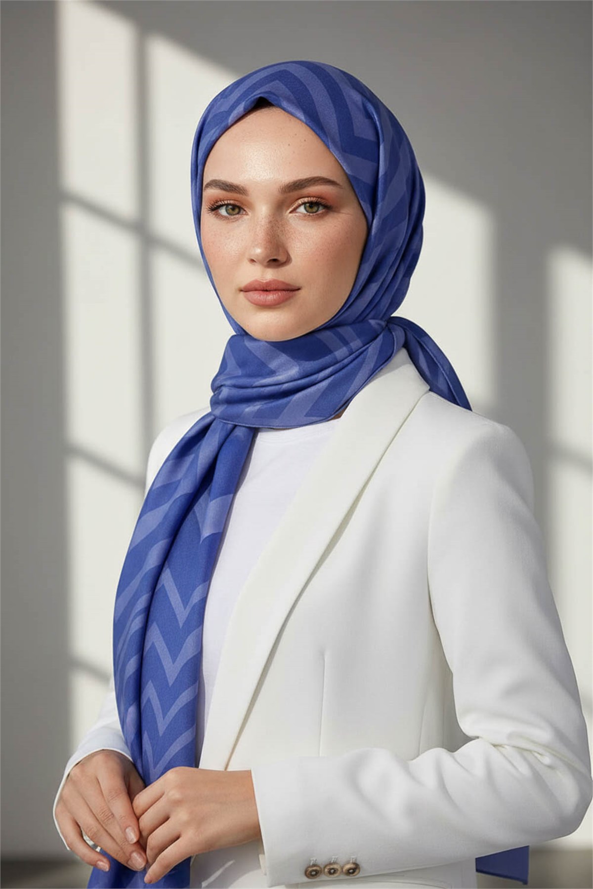 KREP ZİGZAG DESENLİ İNDİGO RENKLİ 75X195 KIRIŞMAZ ŞAL