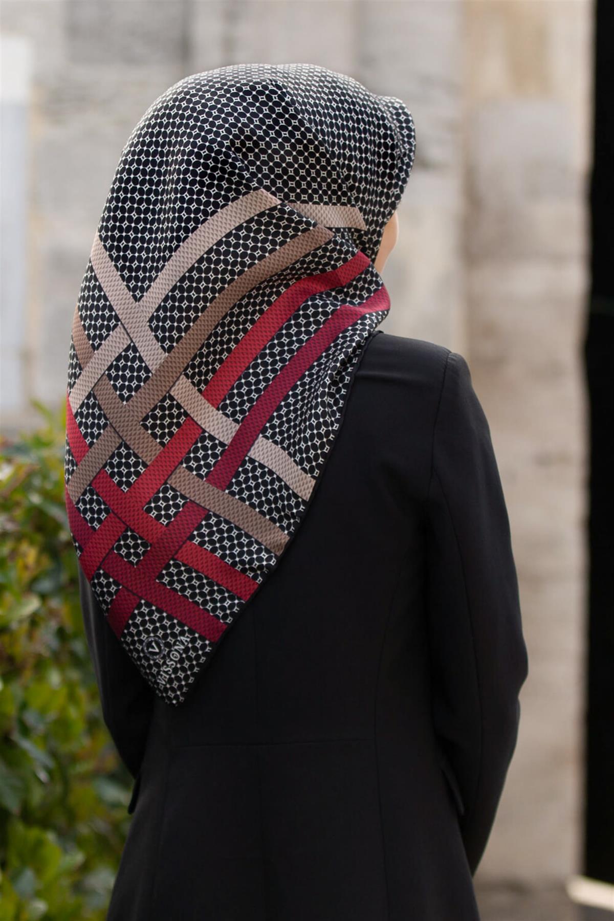 %100 Twill İpek Bantlı Monogram Desenli Siyah - Kırmızı Renkli 90x90 Eşarp Dikim Şekli : El Dikişi