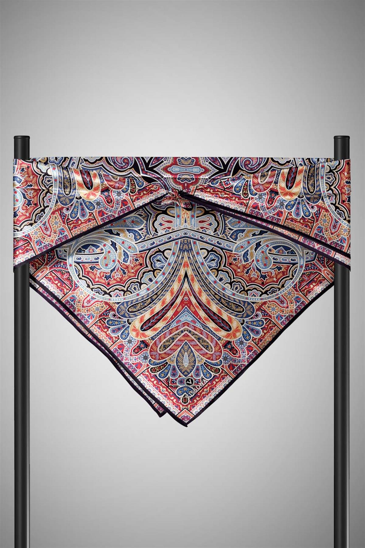 100% Twill İpek Etnik Desenli Bordo - İndigo Renkli 90x90 Dikim Şekli : El Dikişi Eşarp