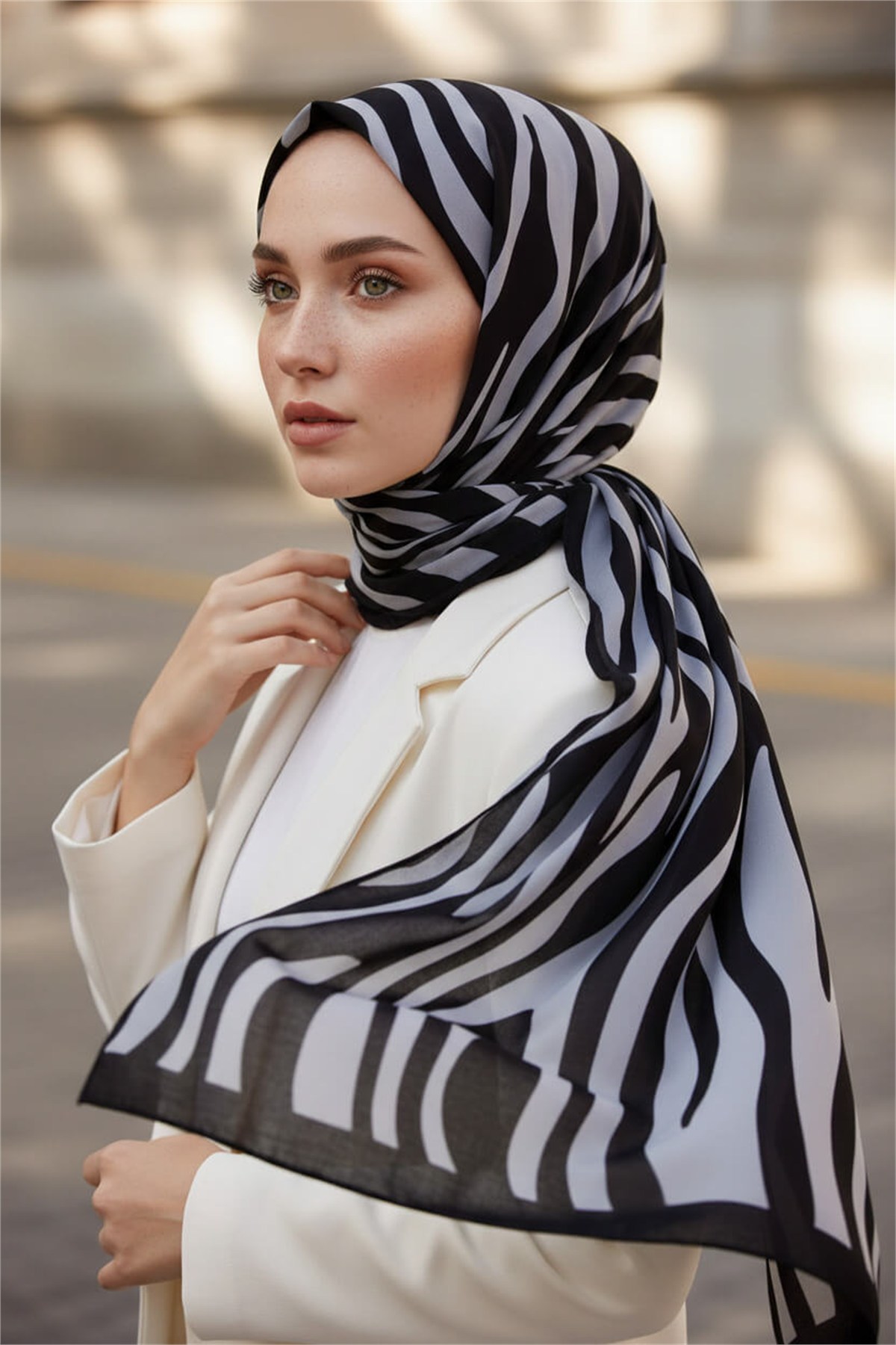 Kırışmaz Krep Şal Zebra Desenli Siyah Gri – Kolay Şekil Alan 75x190 cm