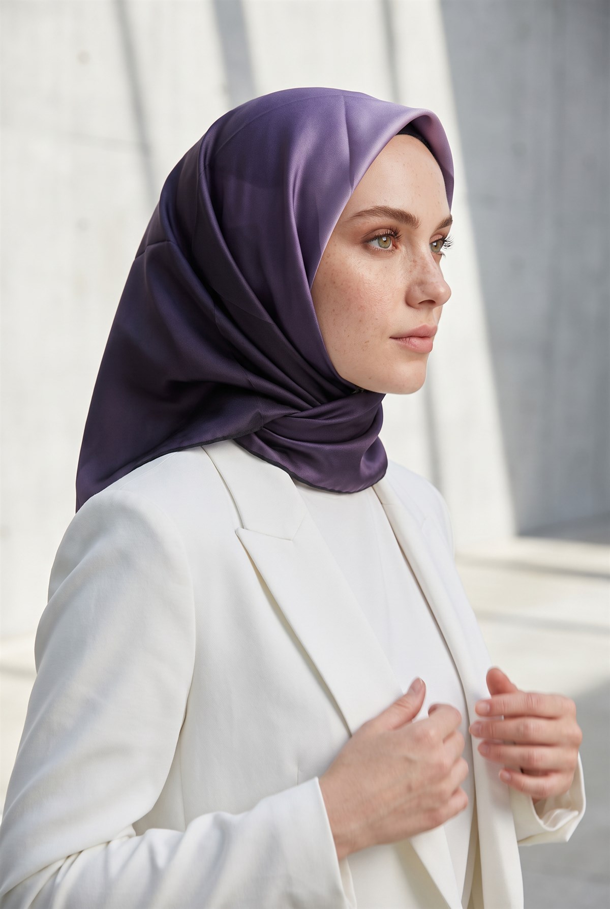 %100 Twill İpek Gül Desenli Lila Renkli 90x90 Eşarp Dikim Şekli : El Dikişi