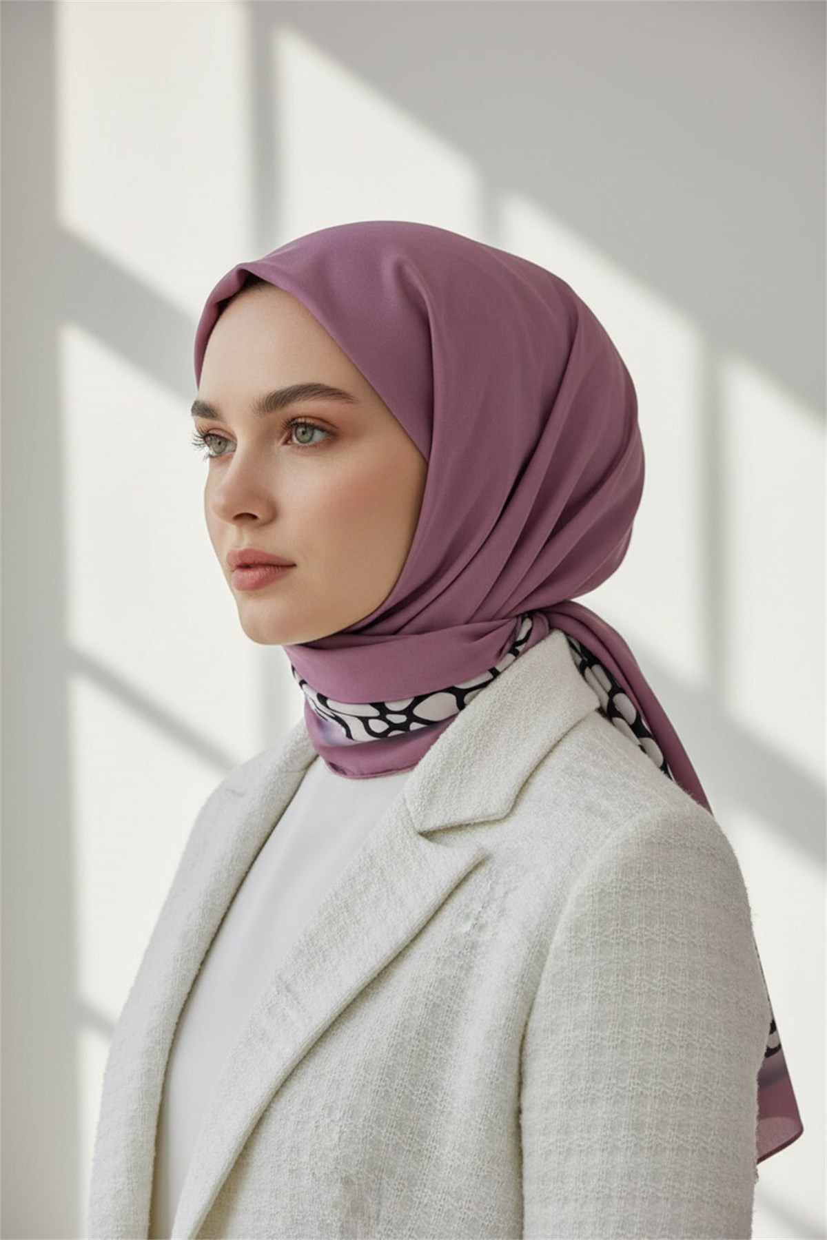 KREP DESENLİ GÜL KURUSU - SİYAH RENKLİ 75X195 KIRIŞMAZ ŞAL