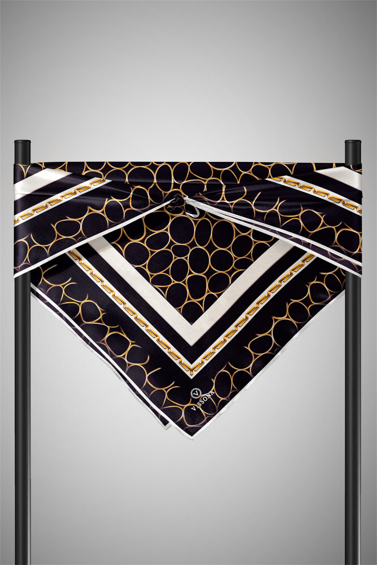 %100 Twill İpek Zincir Desenli Siyah - Krem Renkli 90x90 Eşarp Kenar Dikiş Şekli El Dikişli