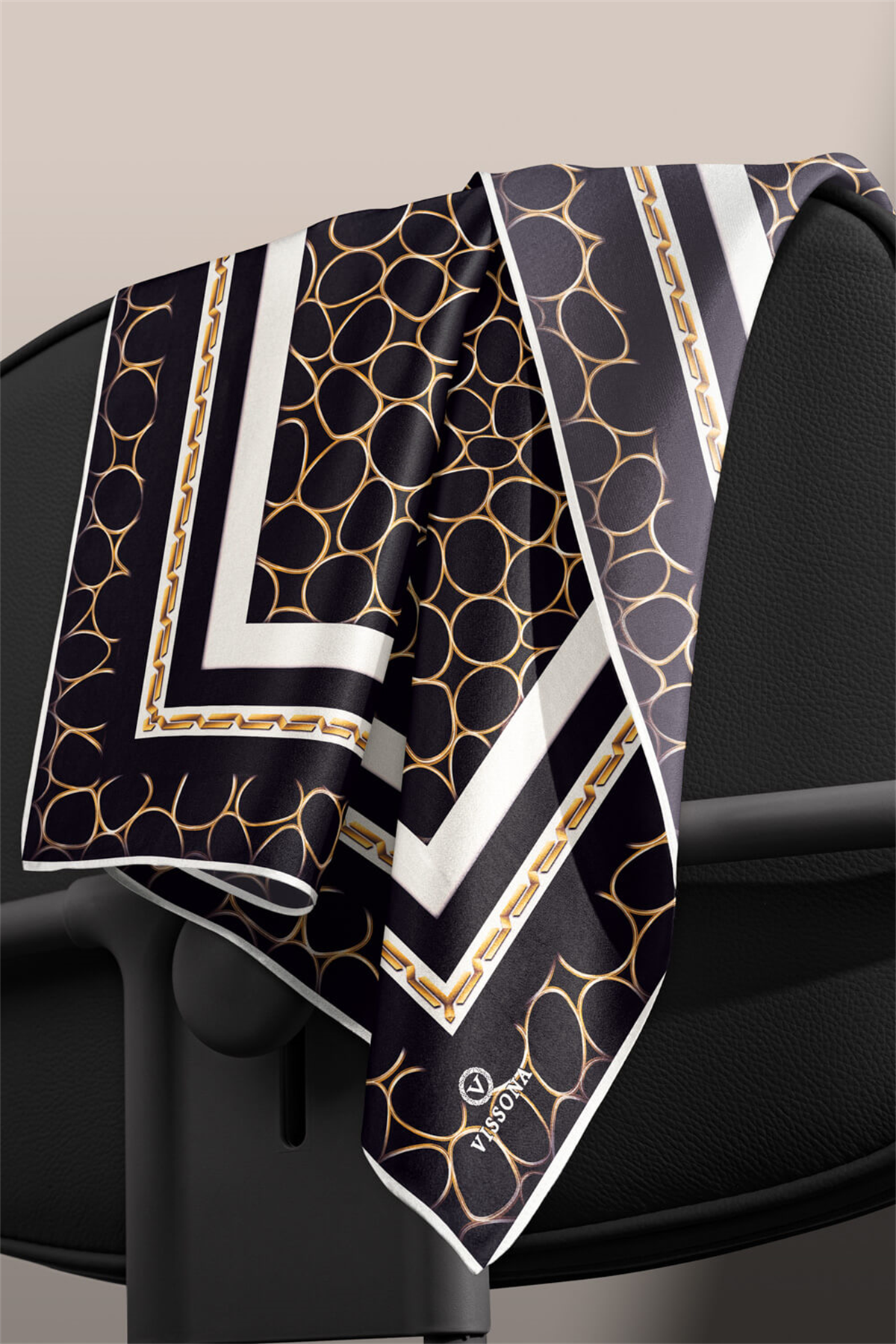 %100 Twill İpek Zincir Desenli Siyah - Krem Renkli 90x90 Eşarp Kenar Dikiş Şekli El Dikişli