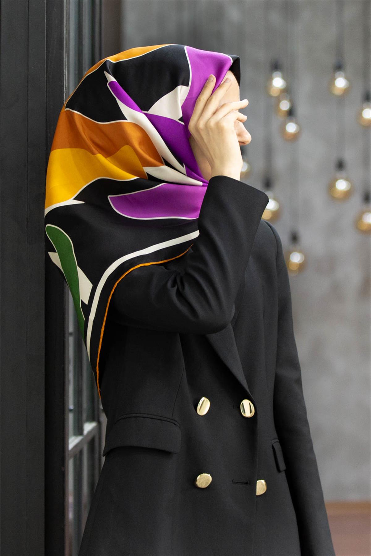 %100 Twill İpek Yaprak Desenli Pembe - Hardal Renkli 90x90 Eşarp Dikim Şekli : El Dikişi