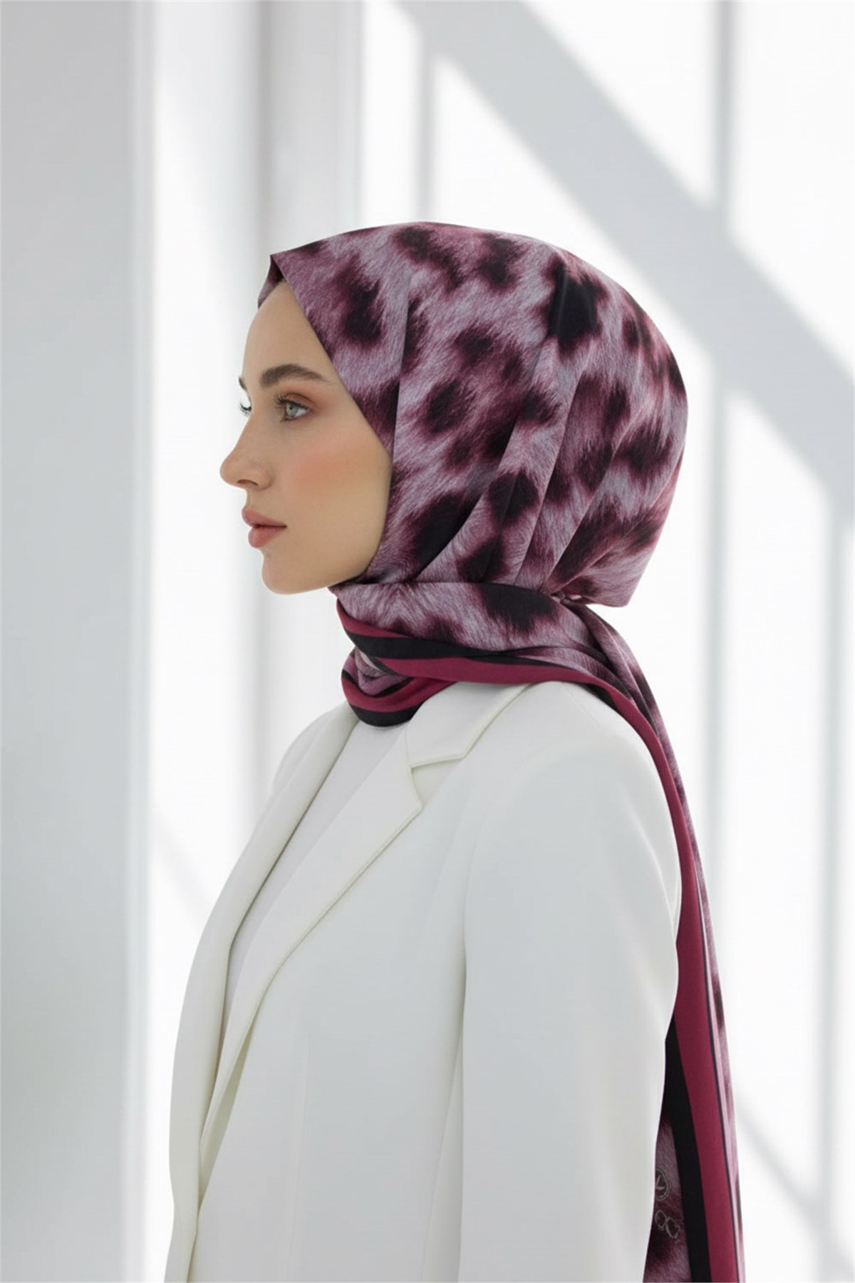 KREP LEOPAR DESENLİ BORDO RENKLİ 75X195 KIRIŞMAZ ŞAL