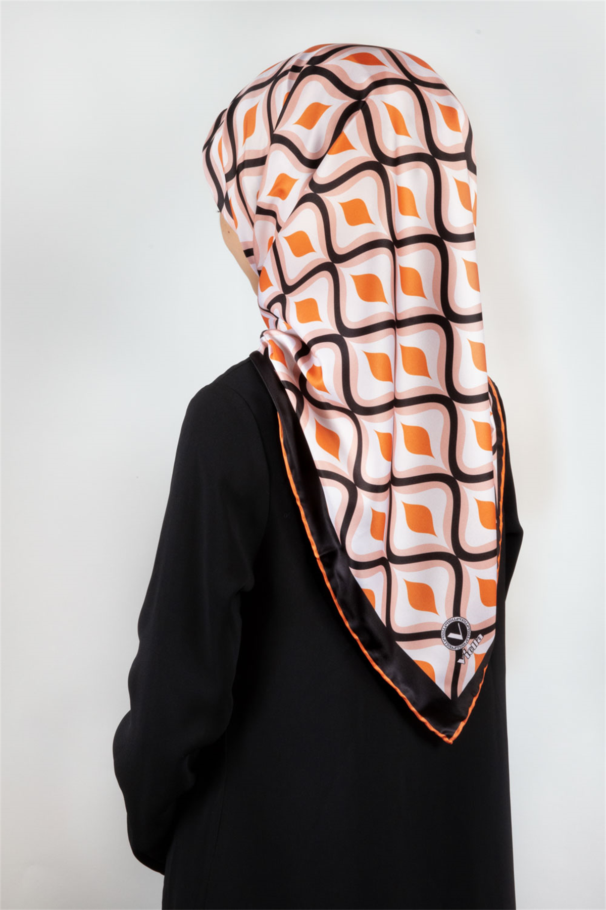 Twill Geometrik Daire Desenli Taba Renkli 90x90 Eşarp (İpek İçermez) Dikim Şekli : El Dikişi