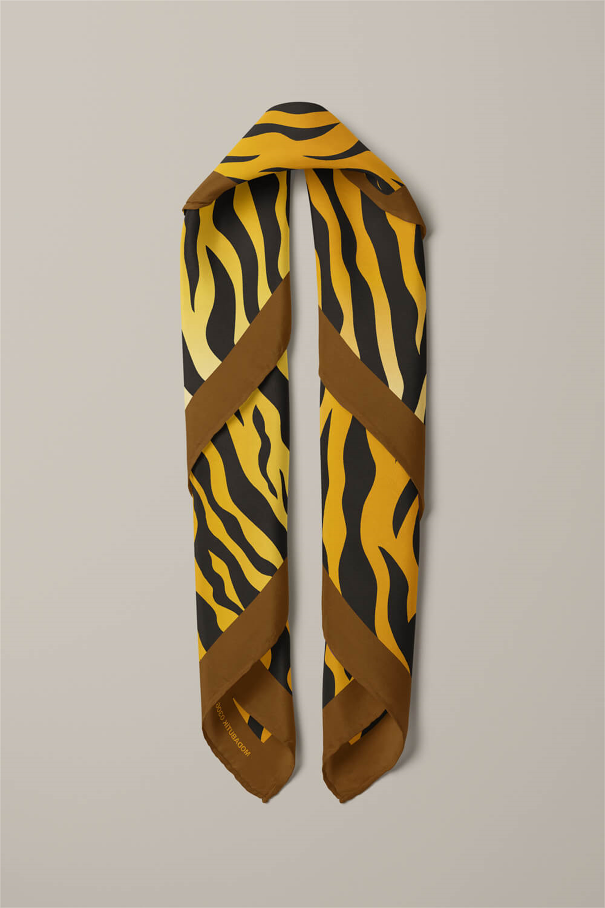 D108 Kadın Dalgalı Desenli Bandana 50x50 Sarı DG0306-22