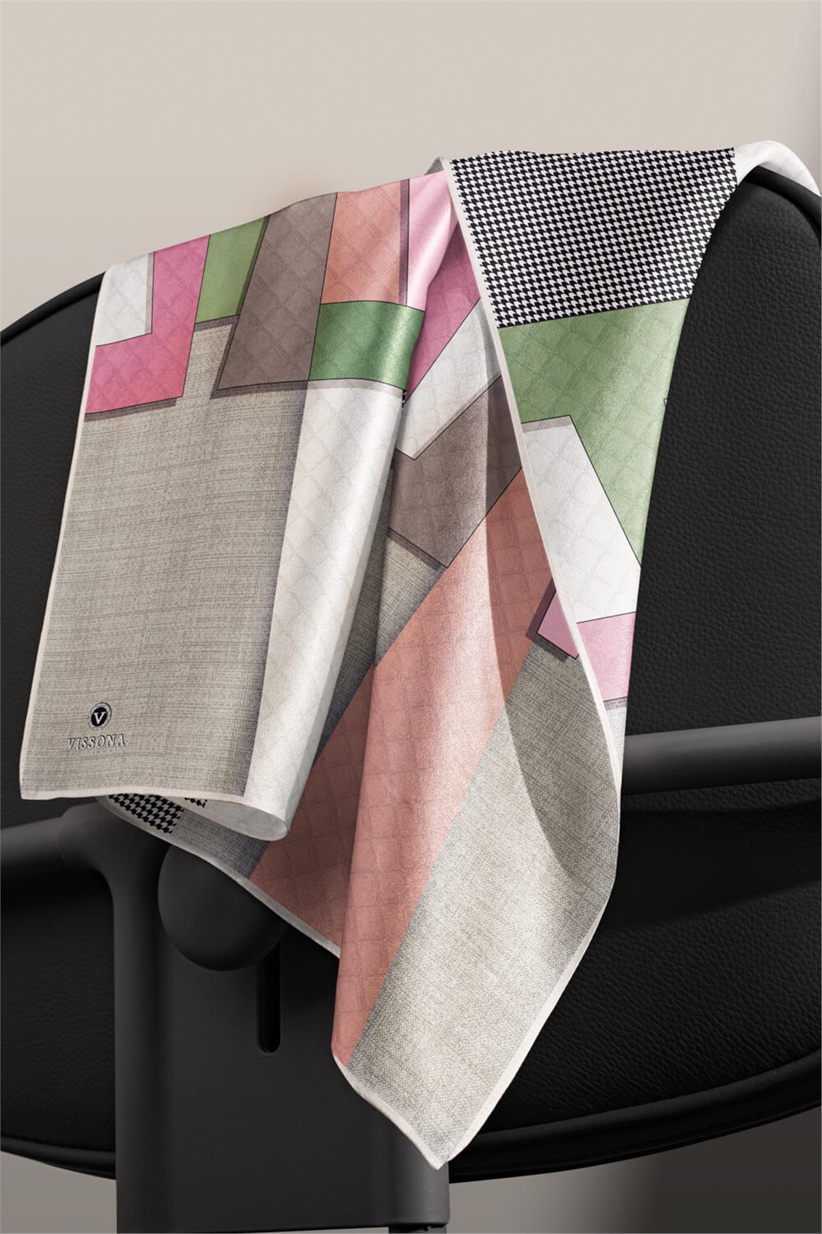 %100 Twill İpek Kazayaklı Ve Geometrik Desenli Kahverengi - Bakır Renkli 90x90 Eşarp Dikim Şekli : El Dikişi