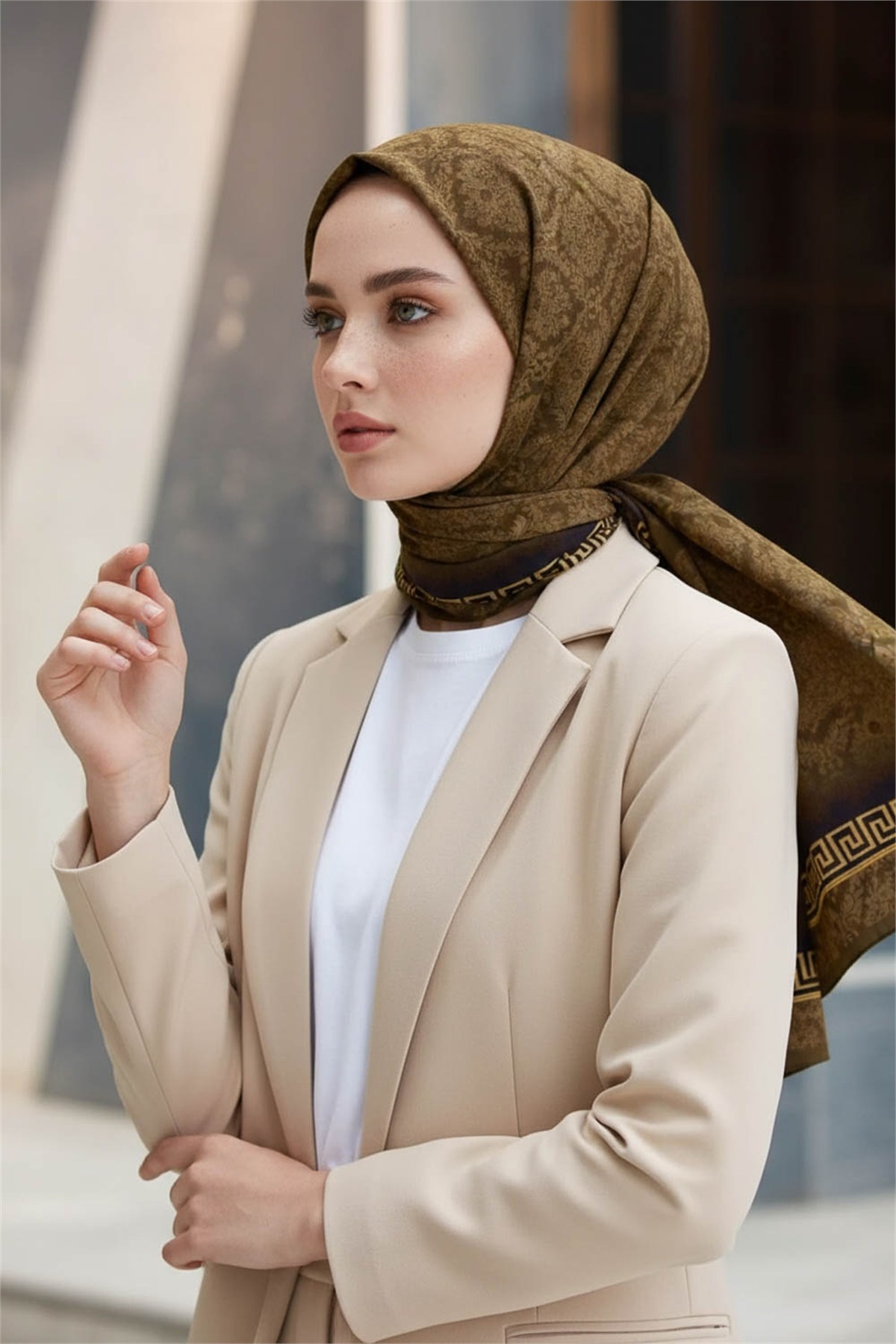 KREP GOLD DETAYLI BAROK DESENLİ KAHVERENGİ RENKLİ 75X195 KIRIŞMAZ ŞAL