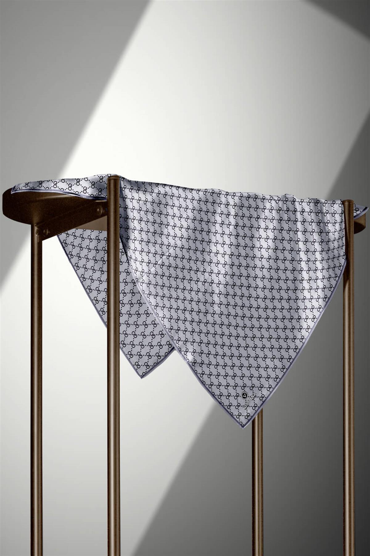 %100 Twill İpek Geometrik Desenli Gri Renkli 90x90 Eşarp Dikim Şekli : El Dikişi