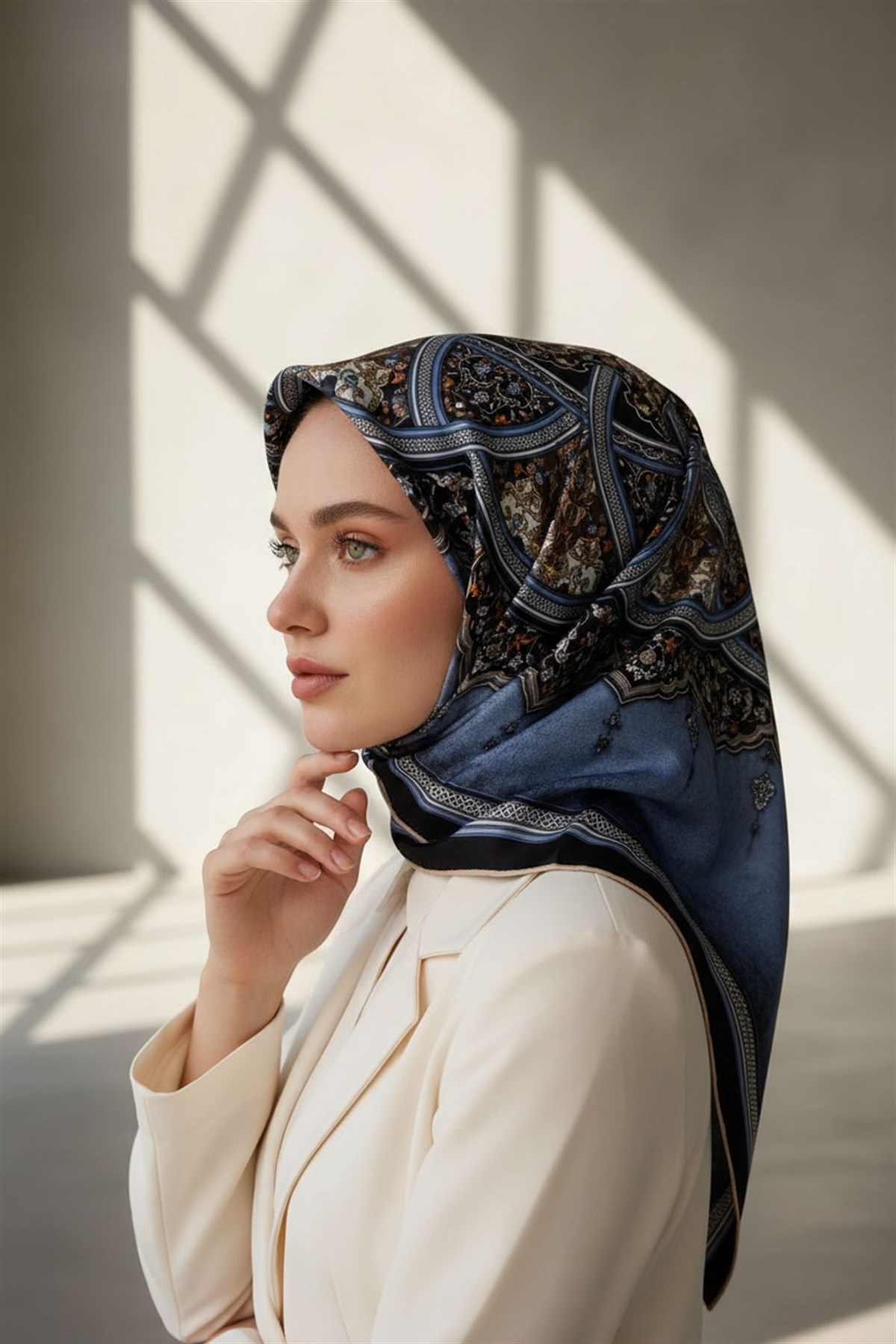 %100 Twill İpek Şal Desenli İndigo - Lacivert Renkli 90x90 Eşarp Dikim Şekli : El Dikişi