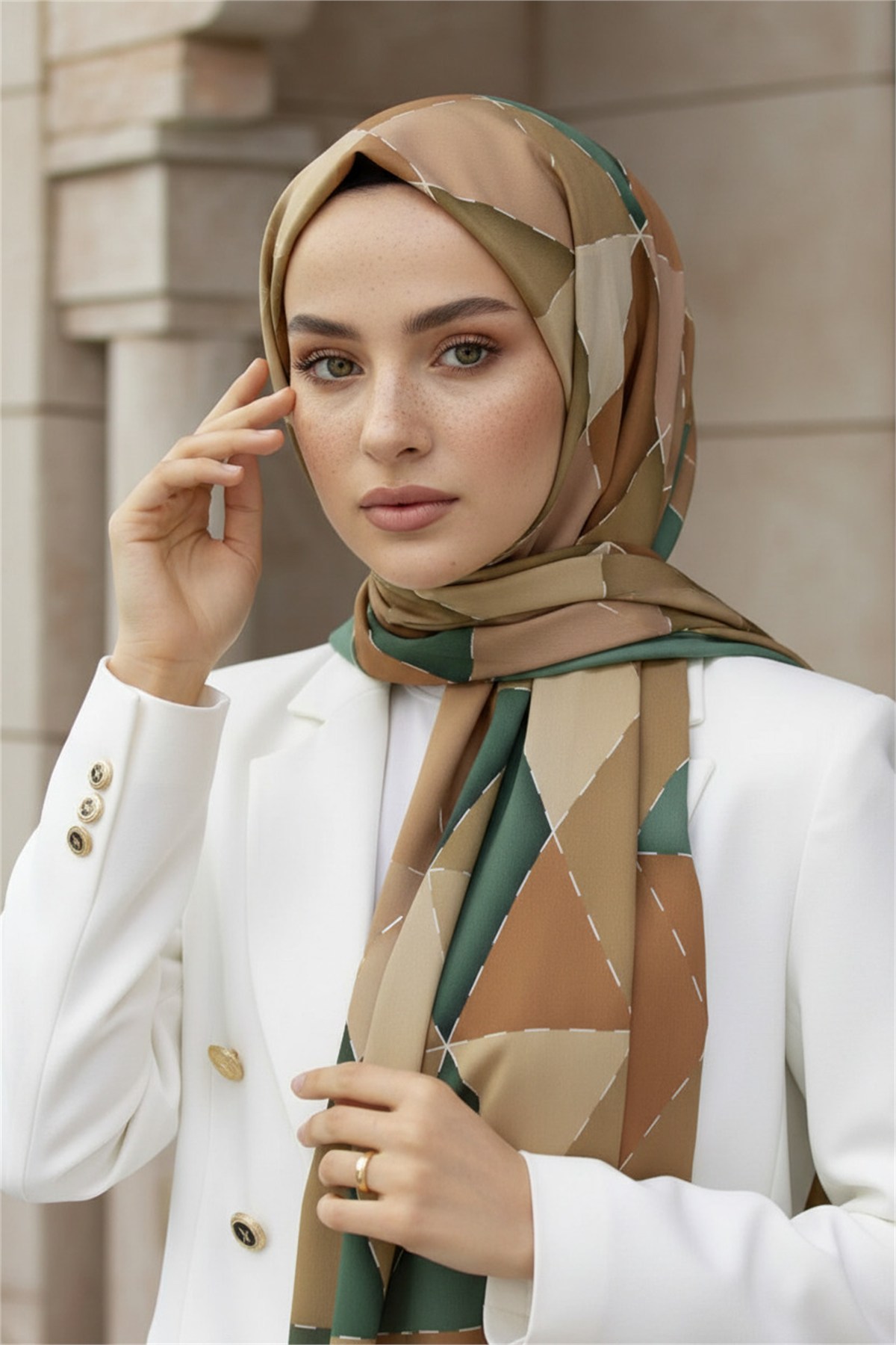 KREP ÜÇGEN YAMA DESENLİ MİNT YEŞİLİ RENKLİ 75X195 KIRIŞMAZ ŞAL