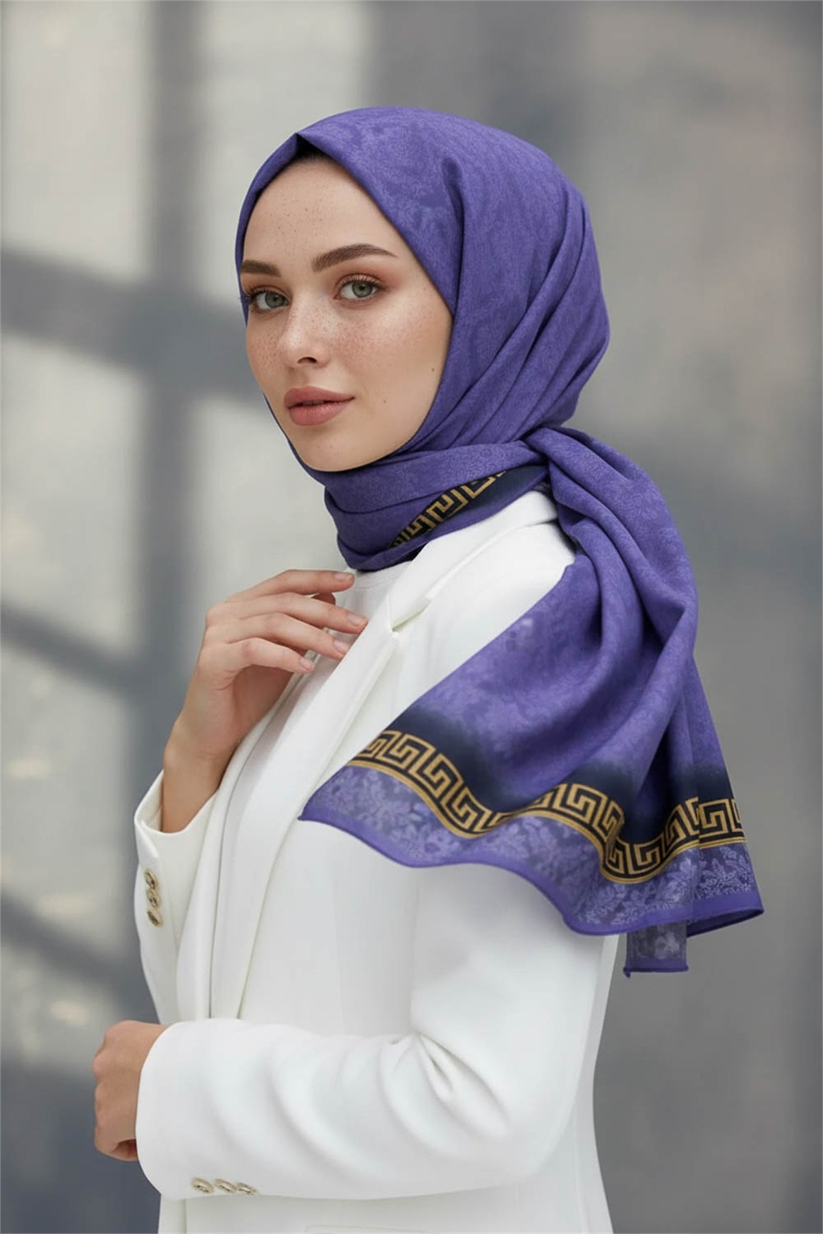 KREP GOLD DETAYLI BAROK DESENLİ İNDİGO RENKLİ 75X195 KIRIŞMAZ ŞAL
