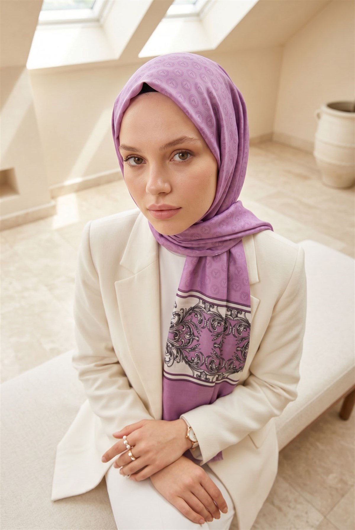 %100 Saf İpek Şal İnce Saten Vual Dokuma Monogram Ve Varank Desenli 90x210 Şal